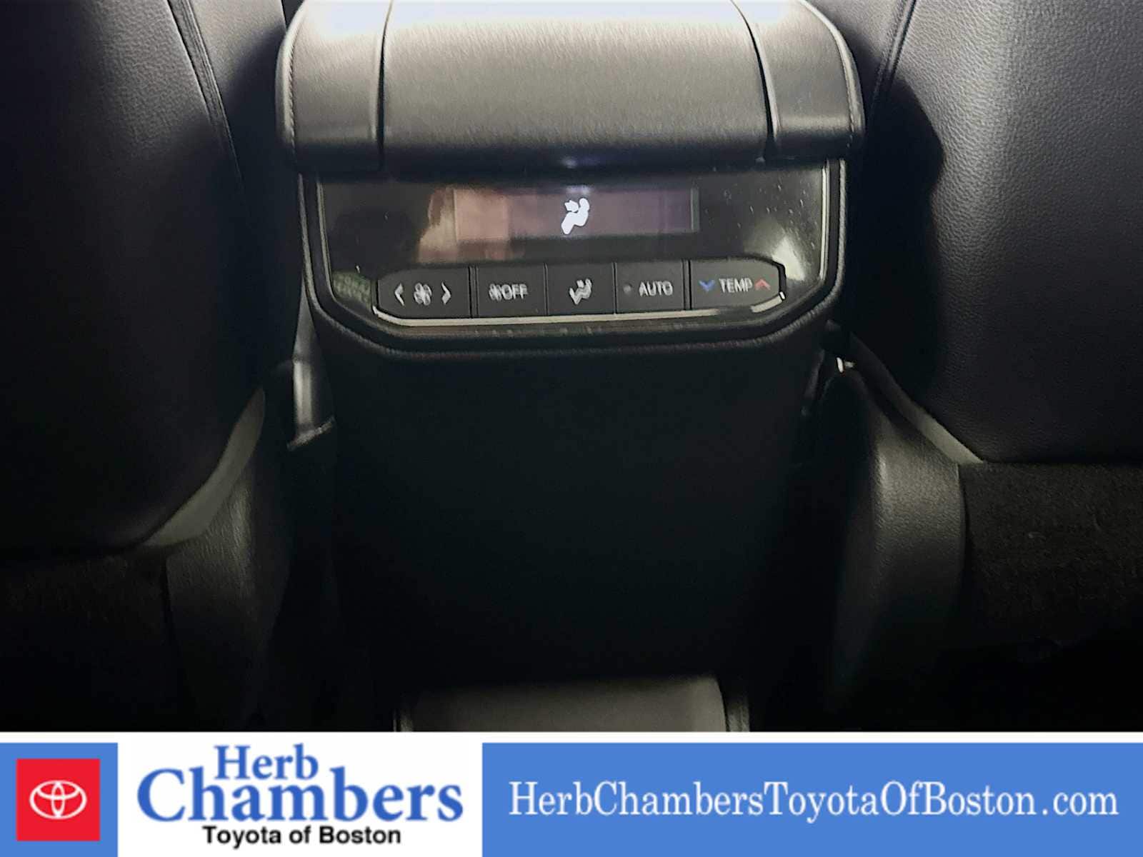 used 2020 Toyota Highlander car, priced at $32,097