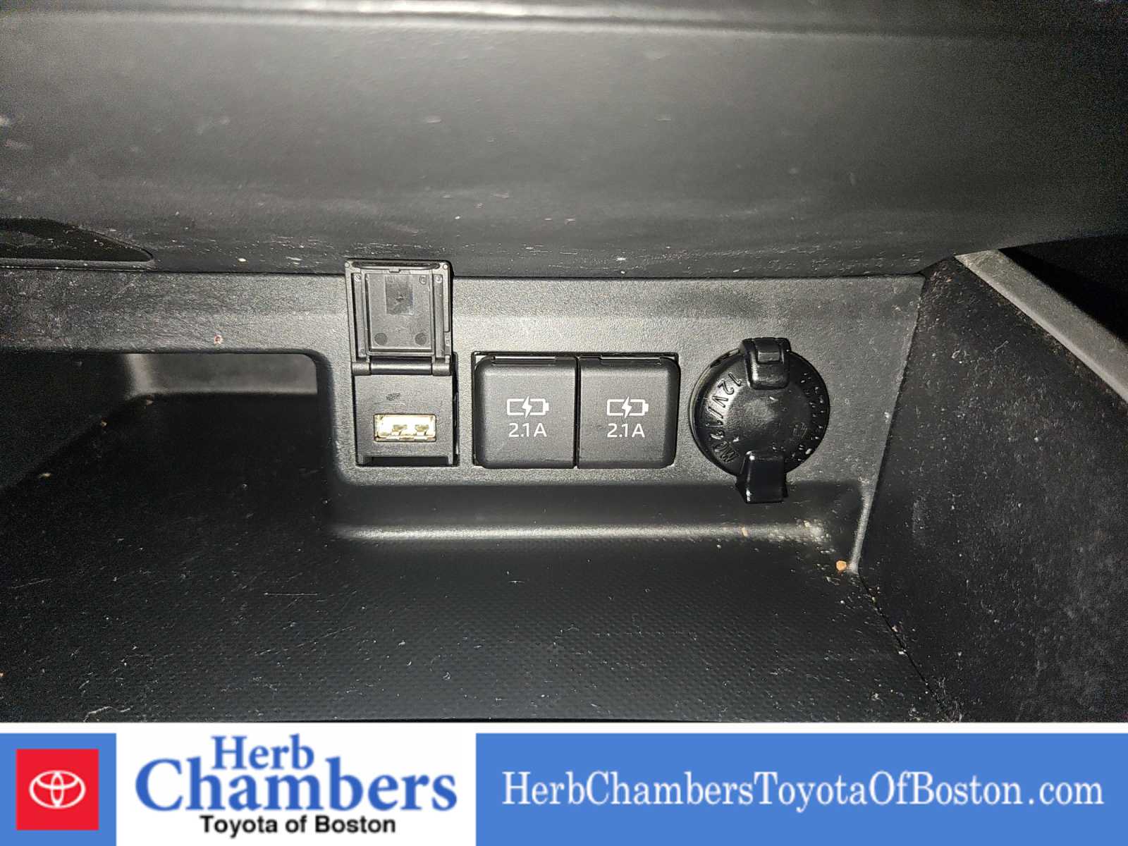 used 2021 Toyota Highlander car, priced at $35,997