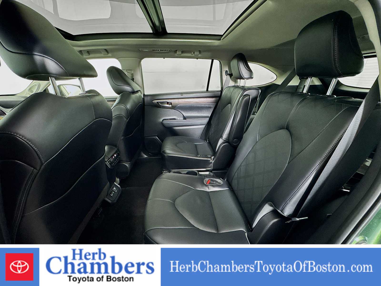 used 2023 Toyota Highlander car, priced at $47,497