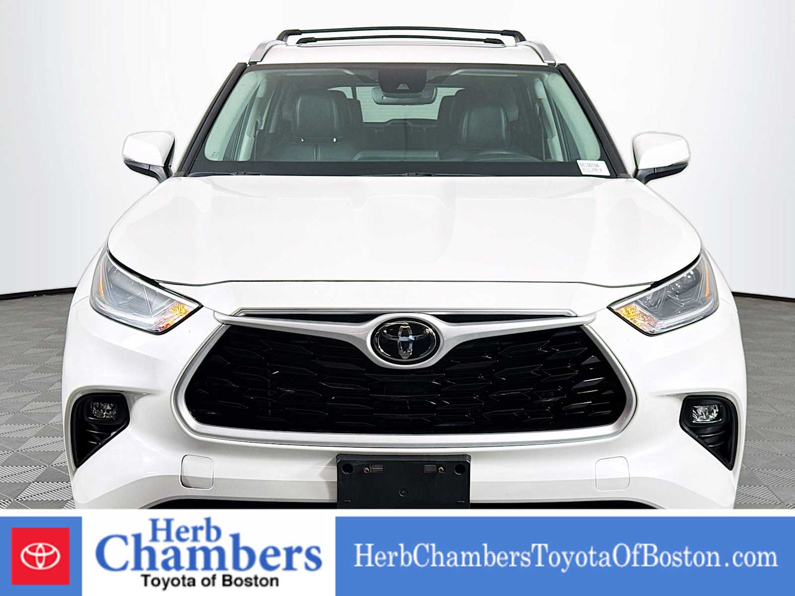 used 2021 Toyota Highlander car, priced at $32,897