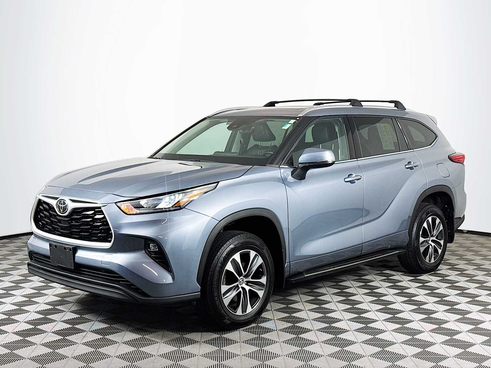 used 2020 Toyota Highlander car, priced at $32,497