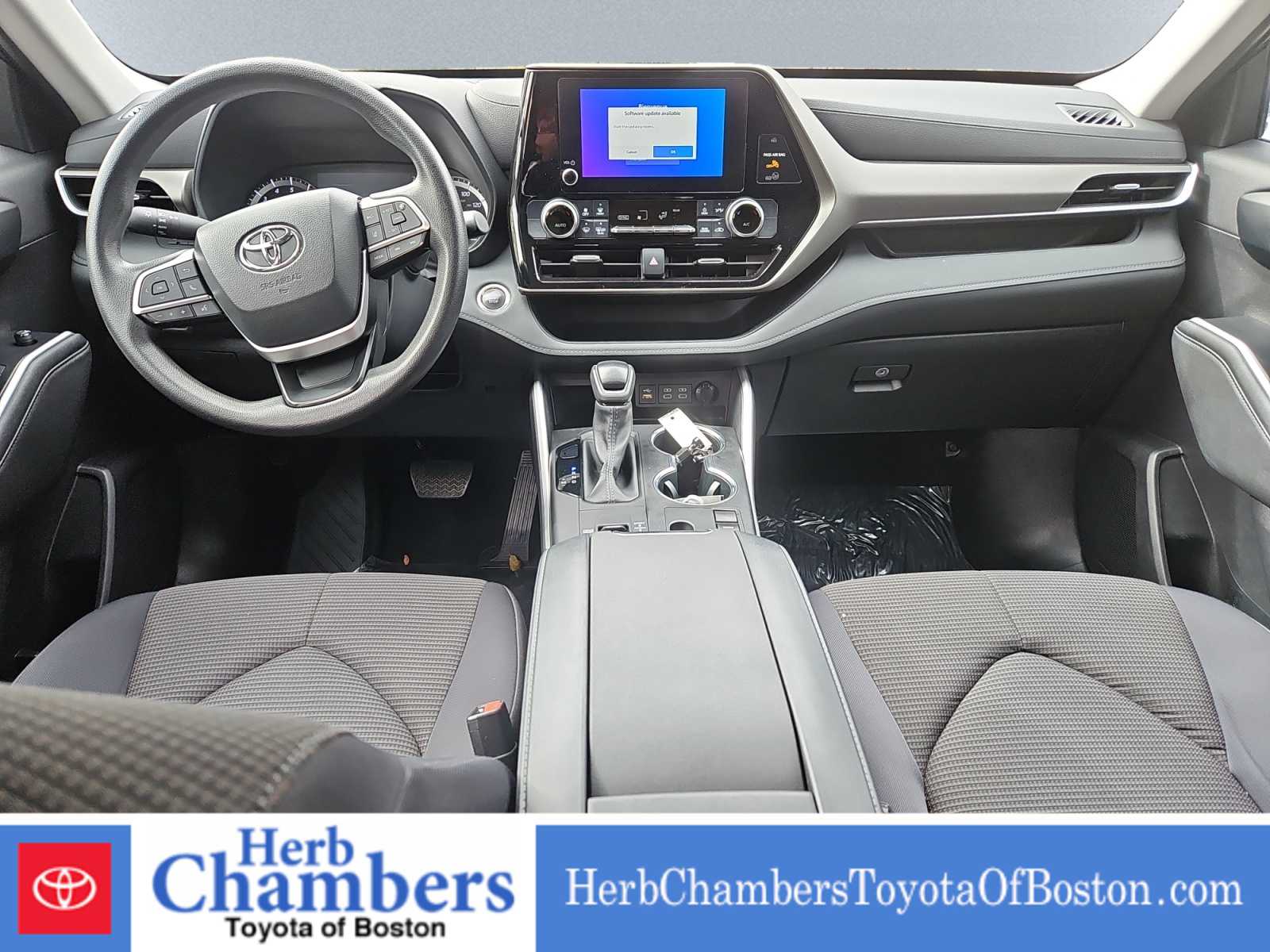 used 2023 Toyota Highlander car, priced at $34,097