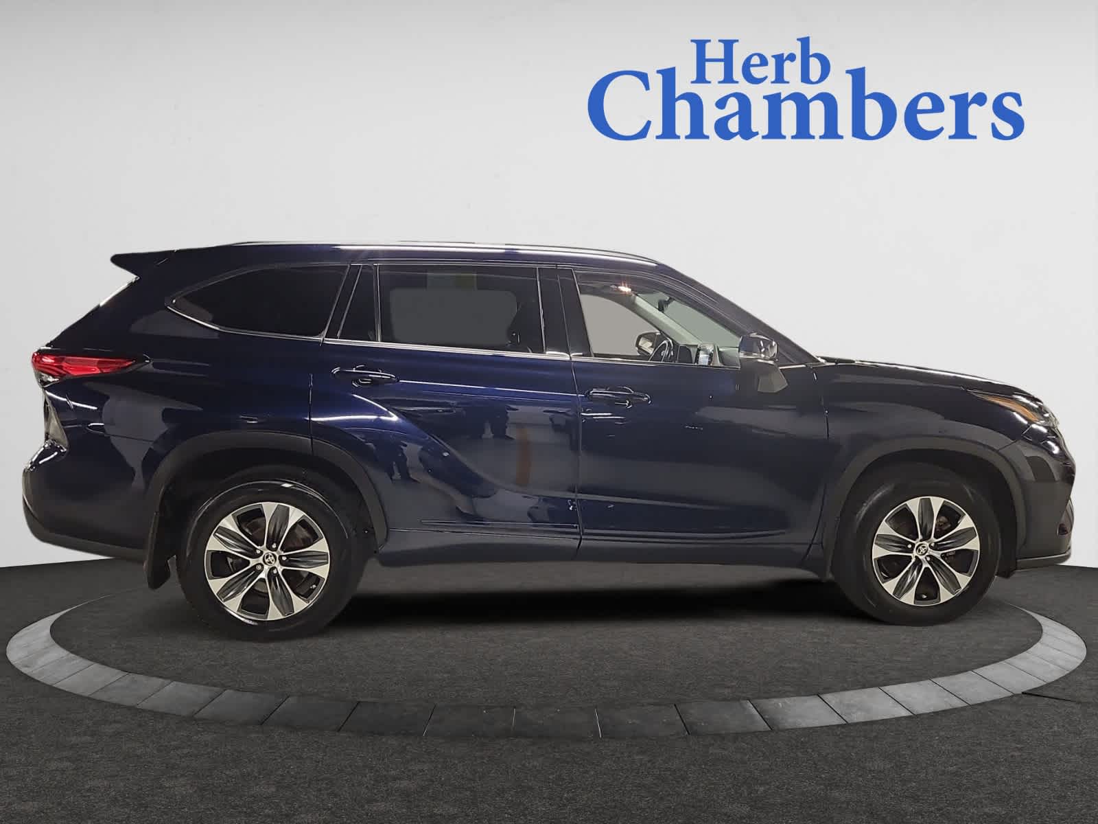 used 2021 Toyota Highlander car, priced at $36,297