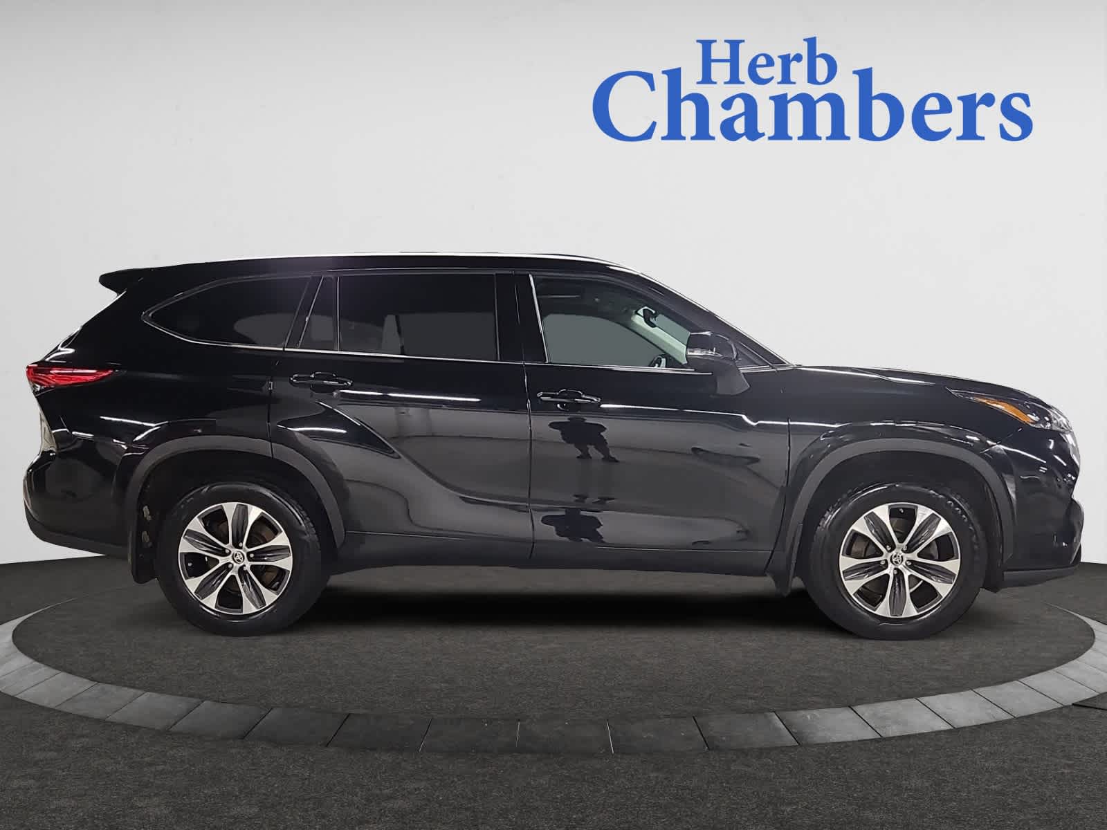 used 2021 Toyota Highlander car, priced at $29,998