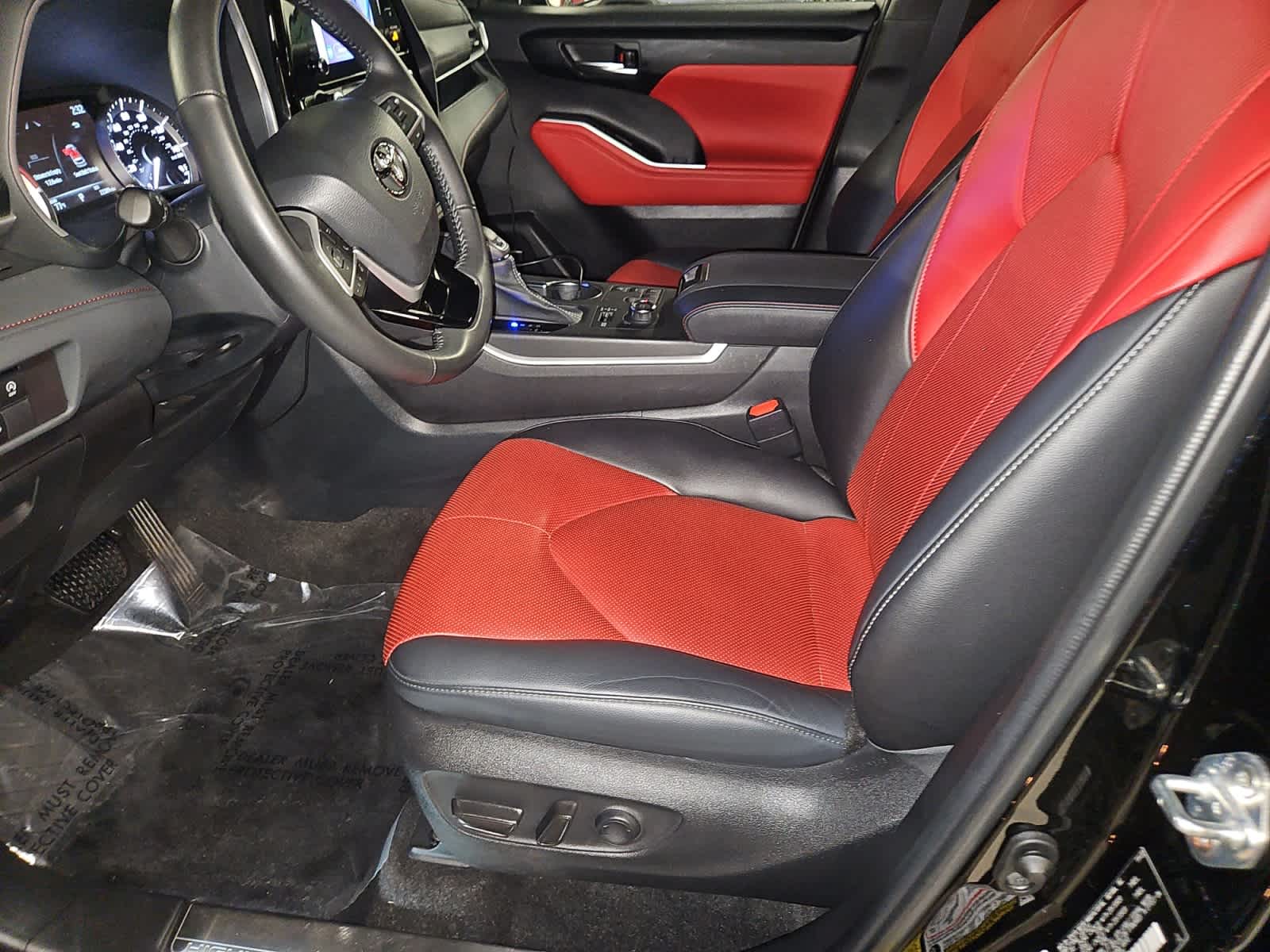 used 2023 Toyota Highlander car, priced at $43,998