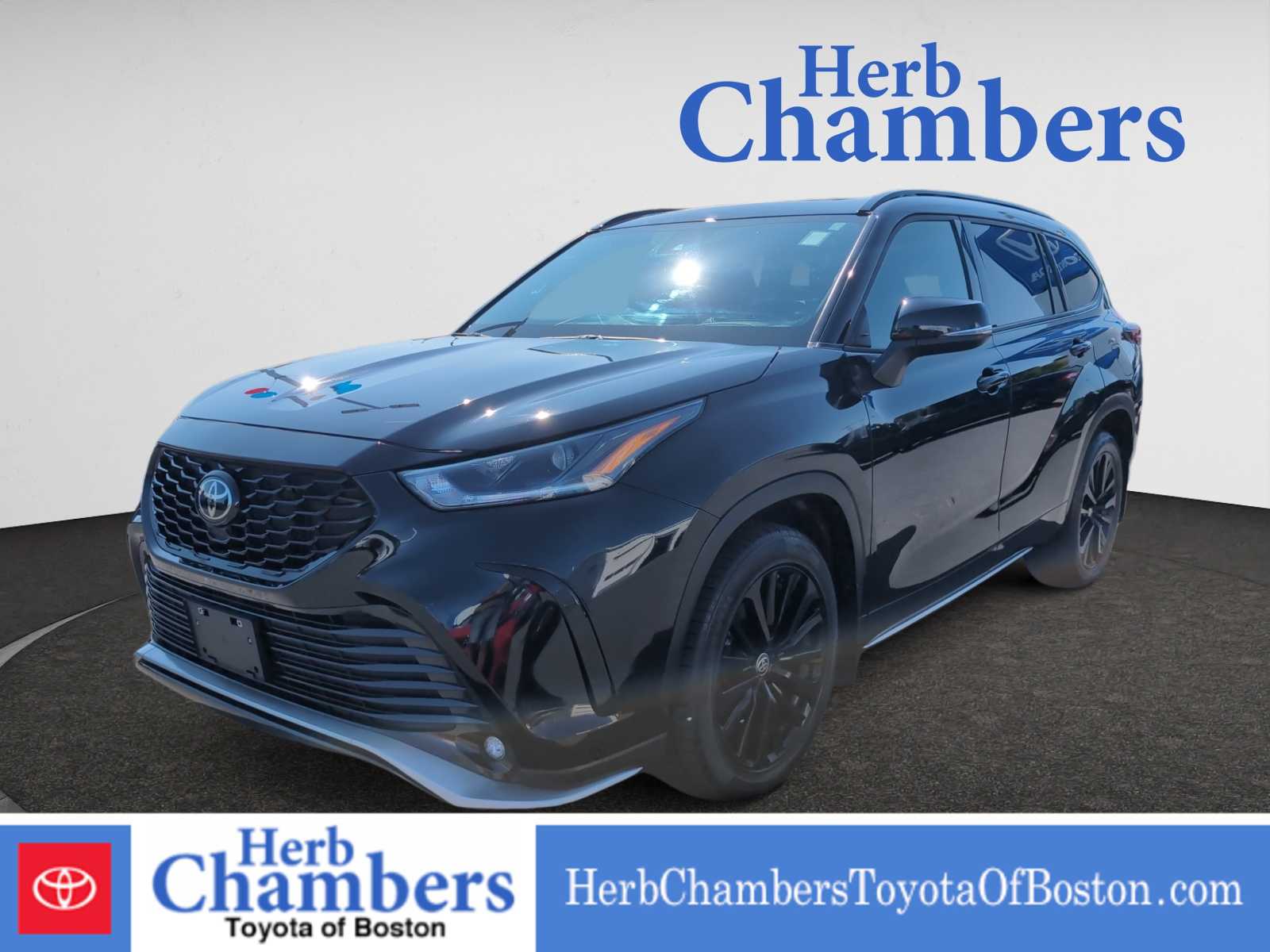 used 2024 Toyota Highlander car, priced at $44,297