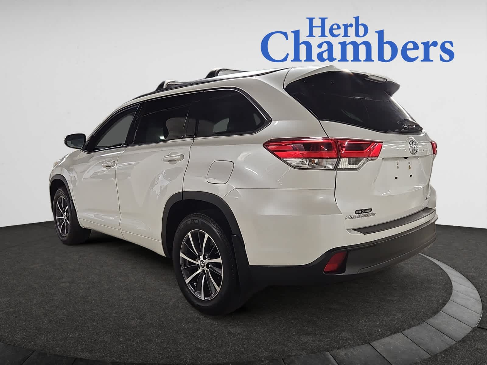 used 2018 Toyota Highlander car, priced at $29,397