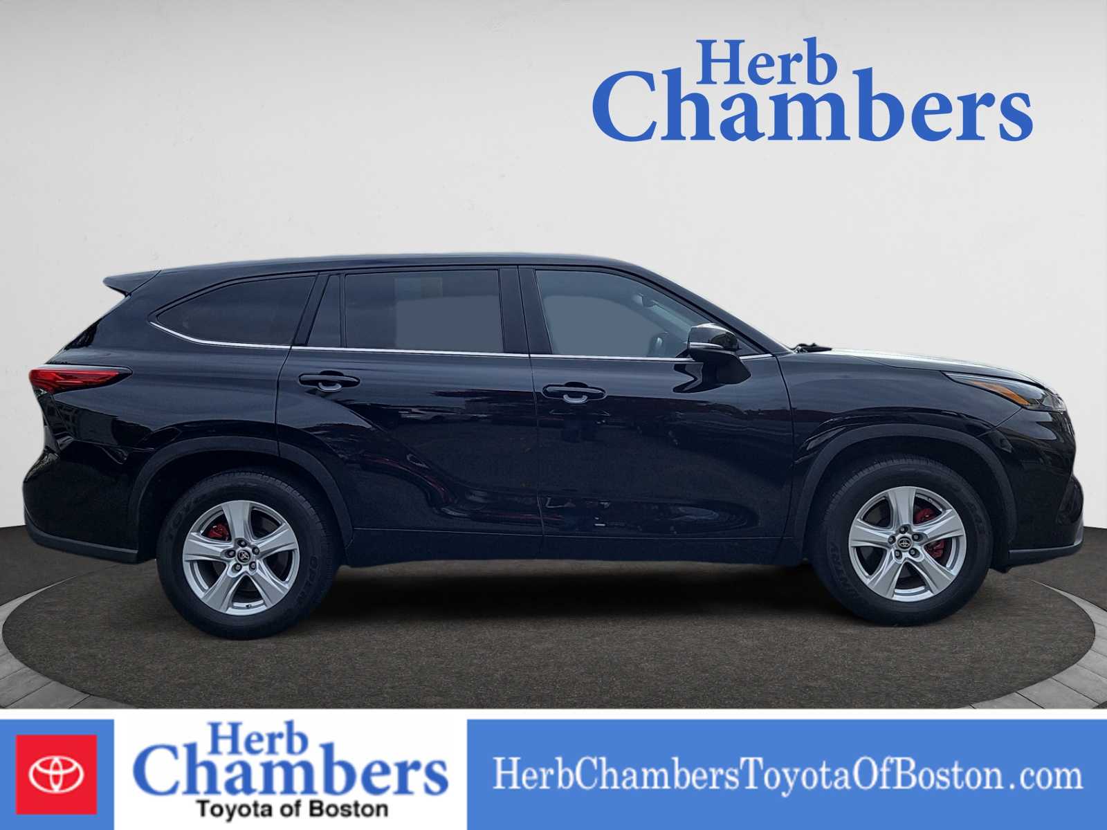 used 2023 Toyota Highlander car, priced at $34,097
