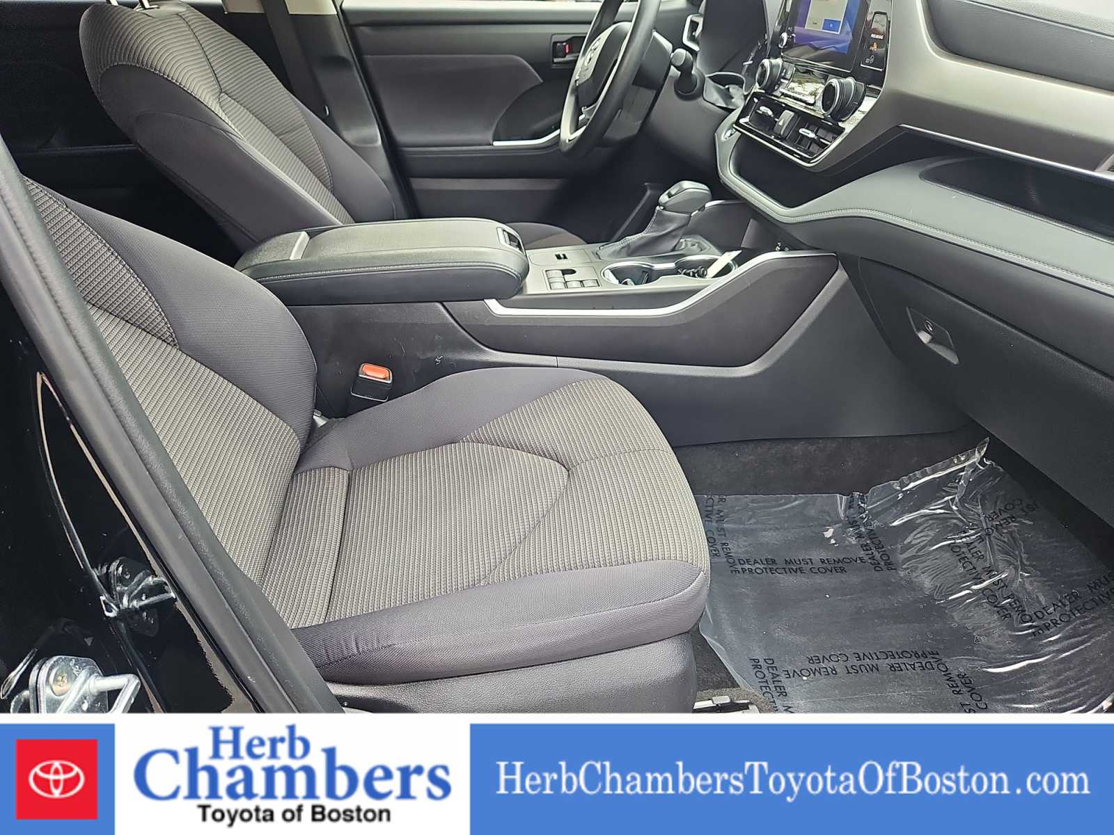 used 2023 Toyota Highlander car, priced at $34,097