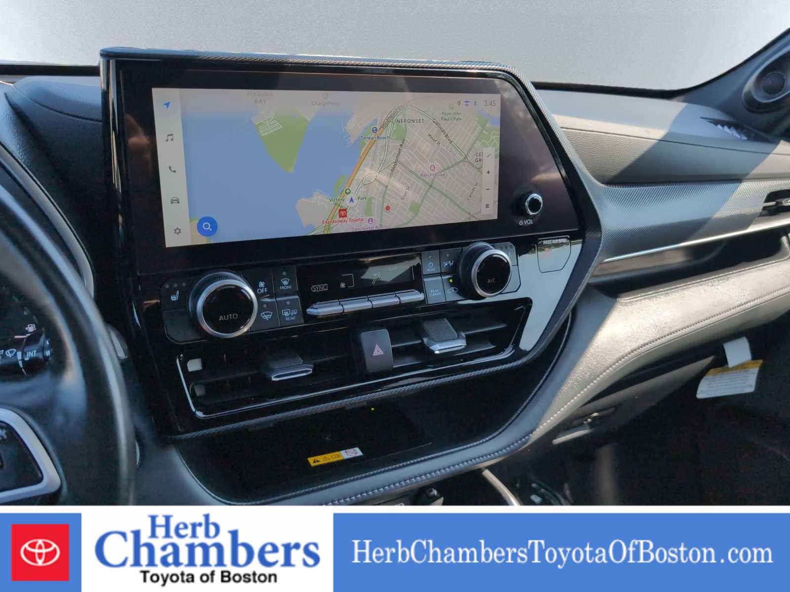 used 2024 Toyota Highlander car, priced at $44,297