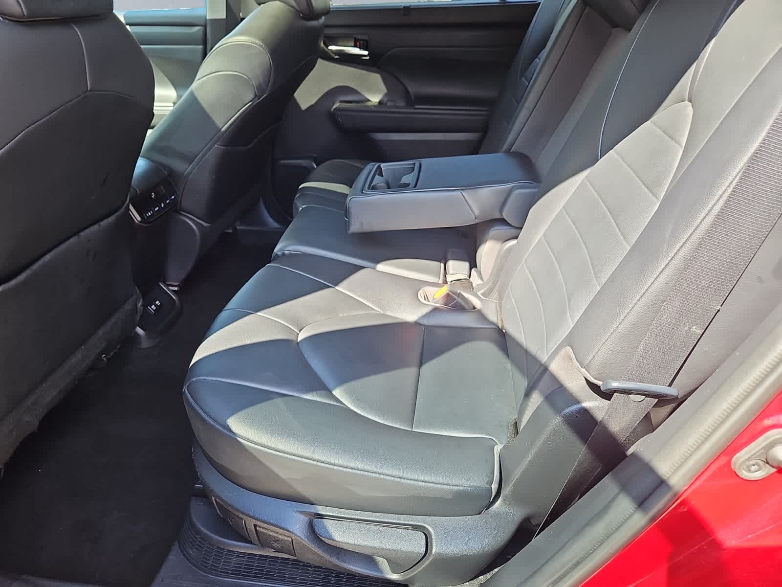 used 2020 Toyota Highlander car, priced at $33,998