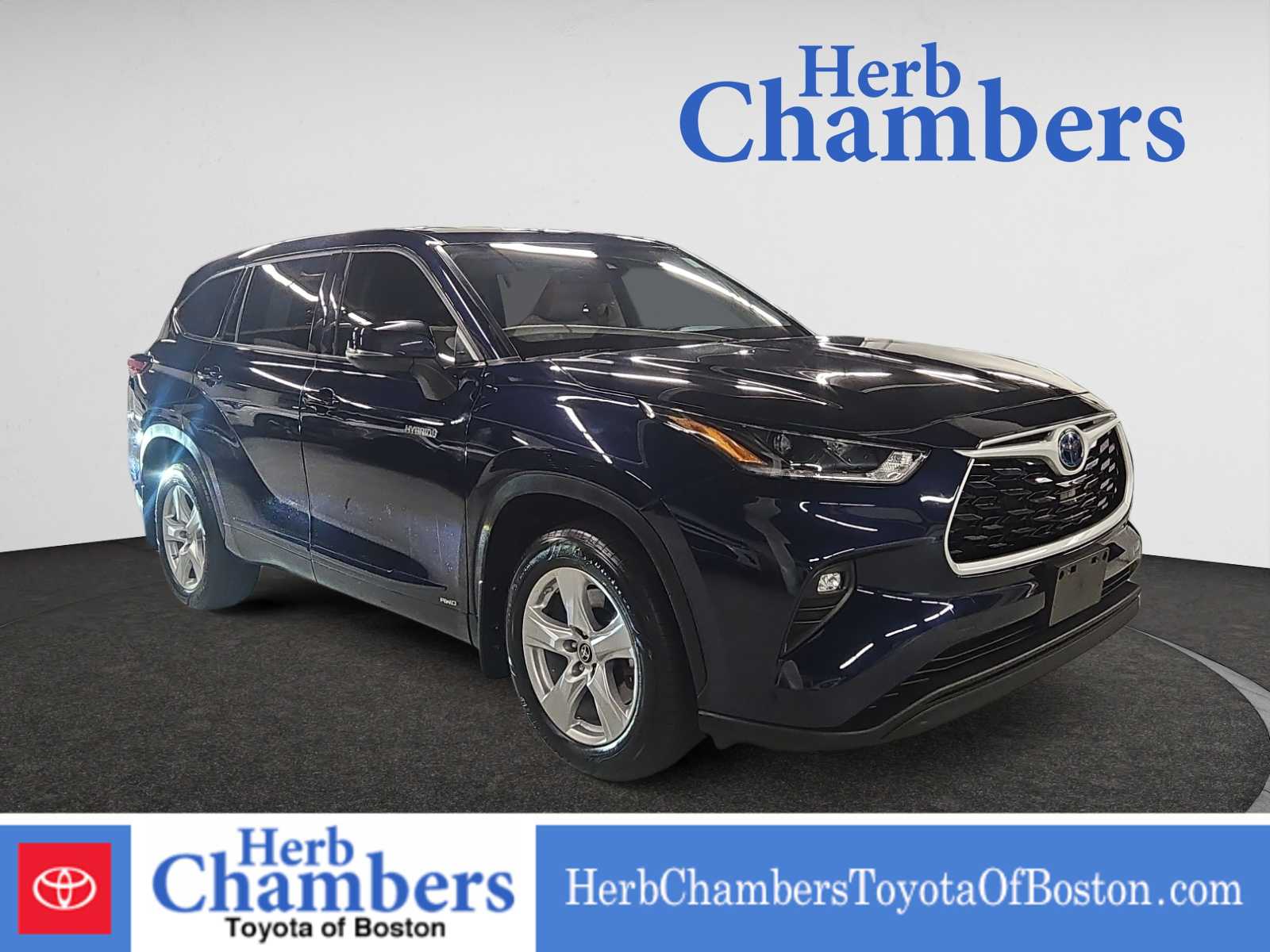 used 2021 Toyota Highlander car, priced at $28,097