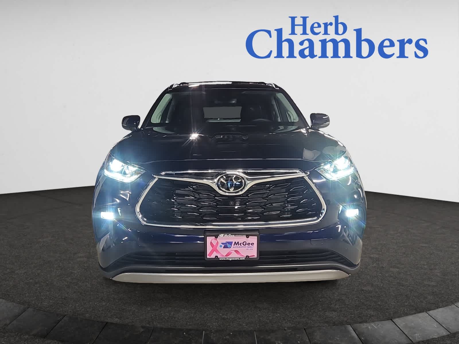 new 2025 Toyota Highlander car, priced at $56,287