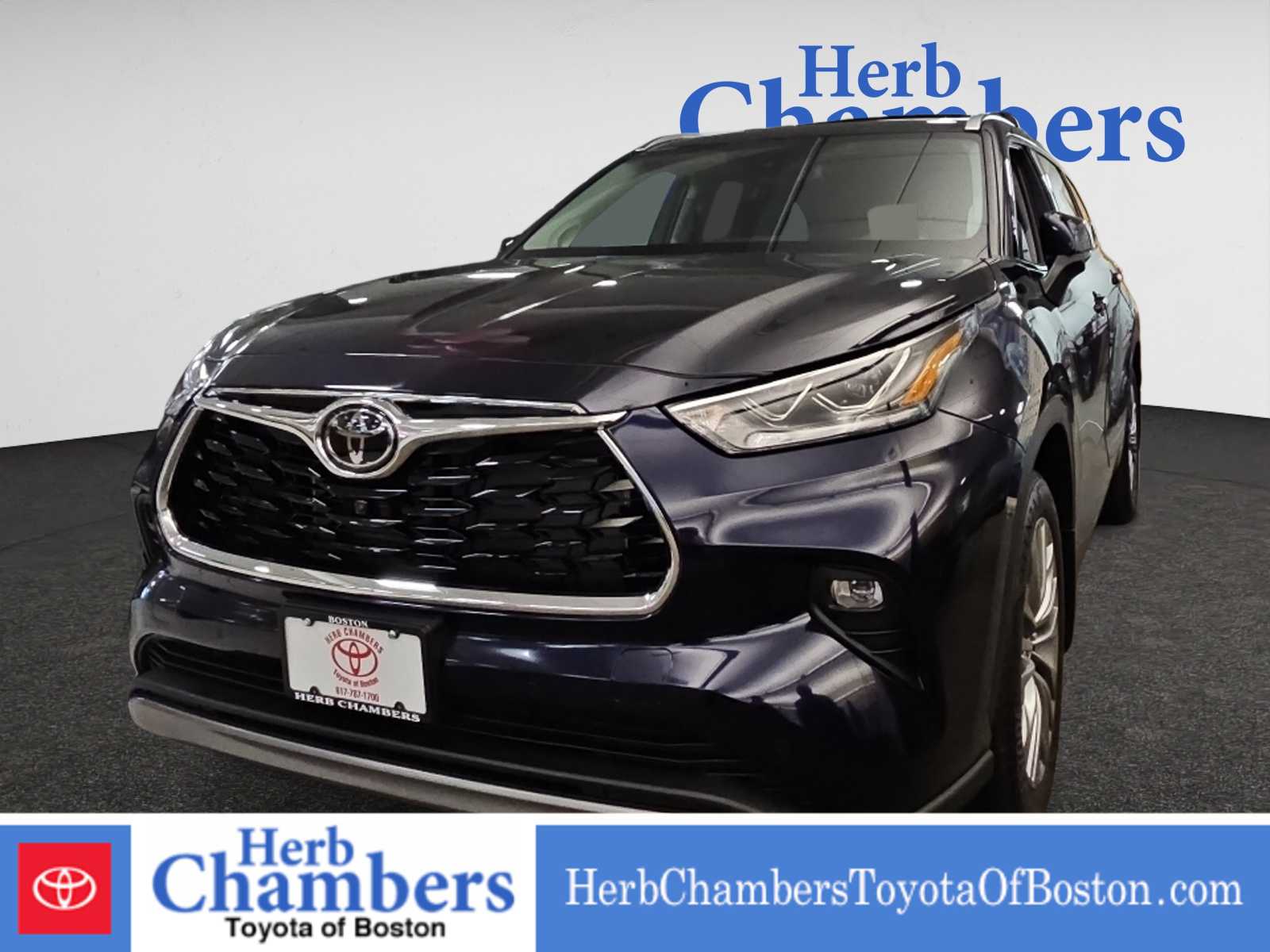 new 2025 Toyota Highlander car, priced at $56,287