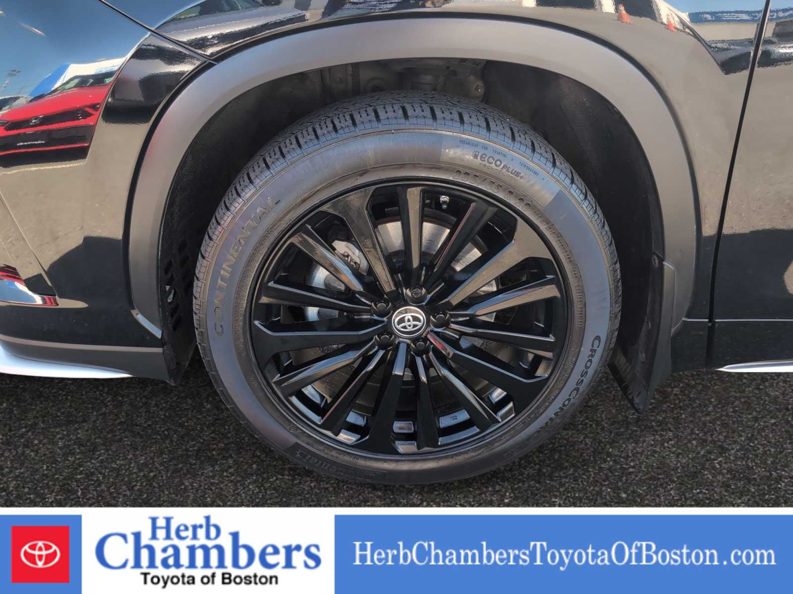 used 2024 Toyota Highlander car, priced at $44,297