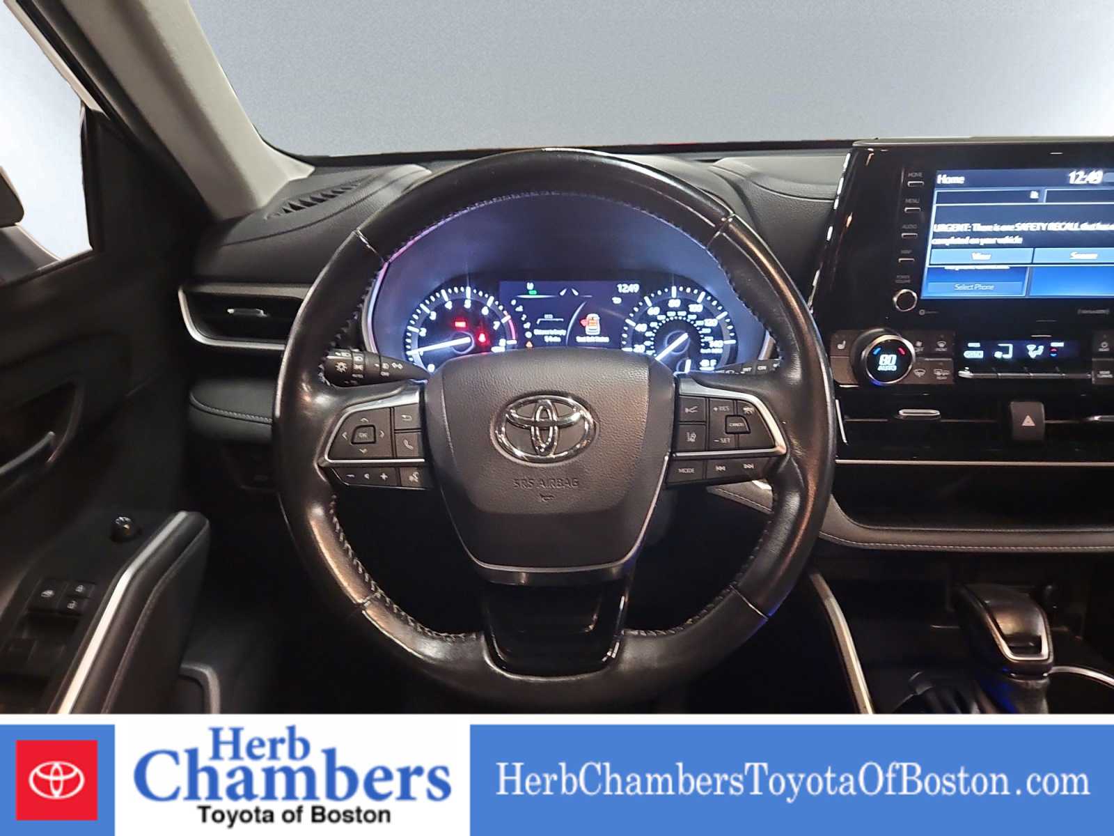 used 2021 Toyota Highlander car, priced at $35,997