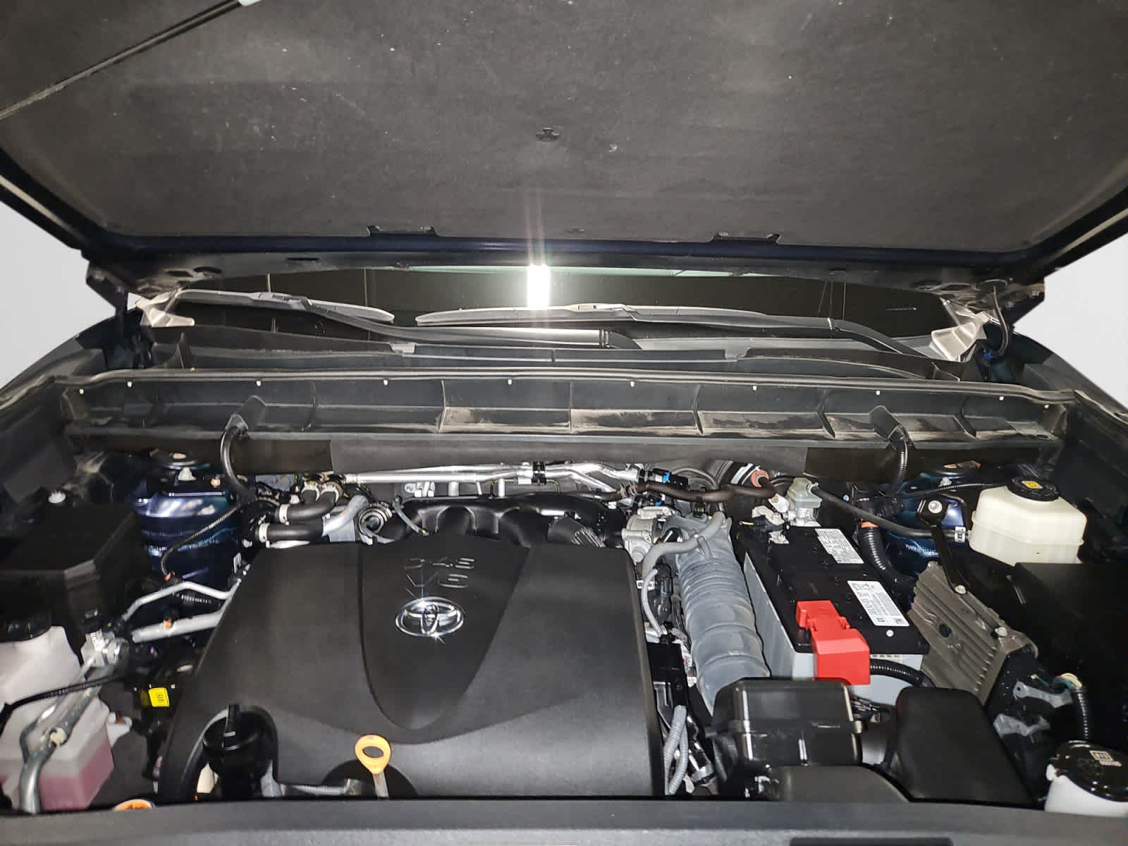 used 2021 Toyota Highlander car, priced at $36,297