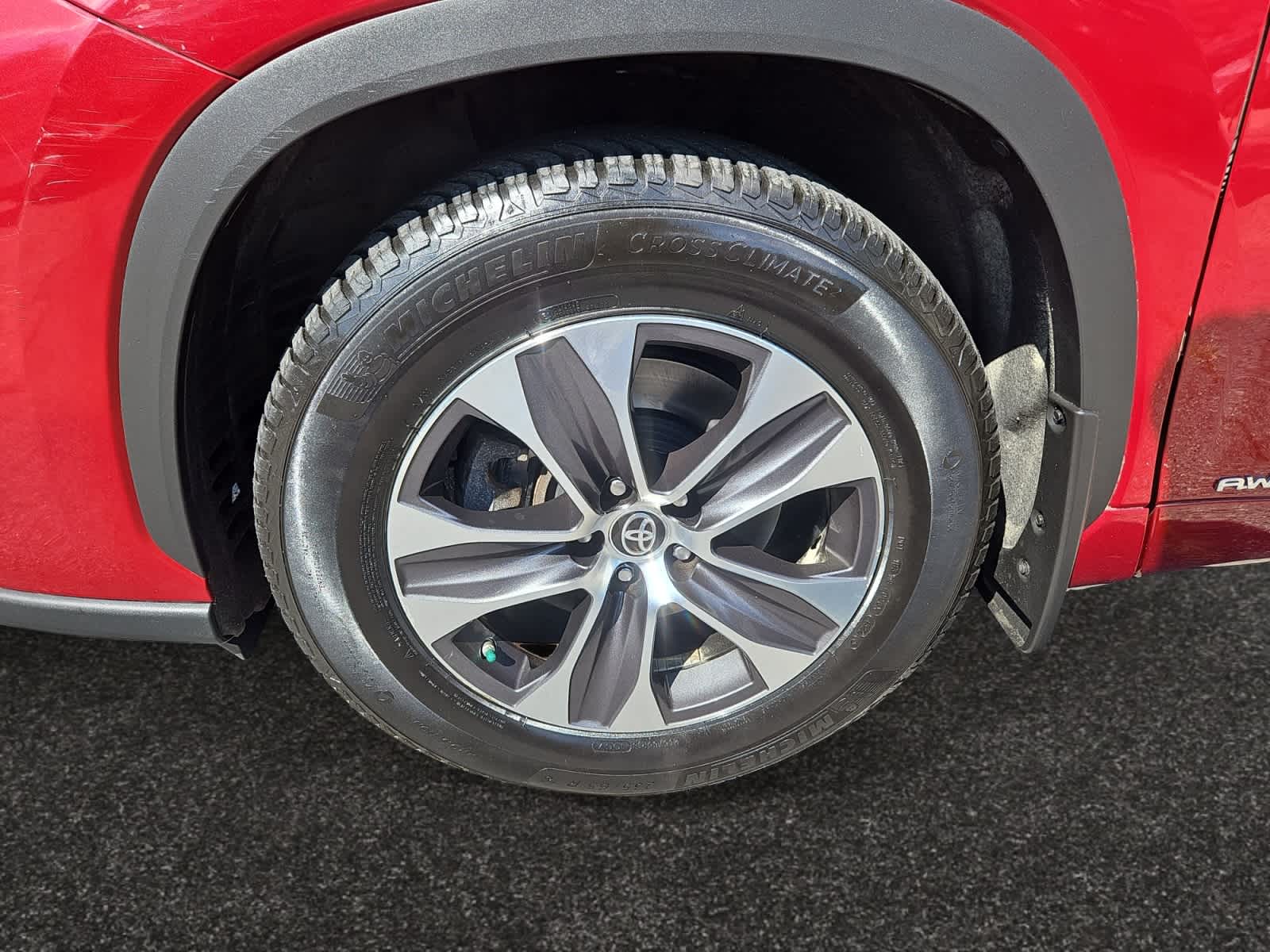 used 2020 Toyota Highlander car, priced at $33,998