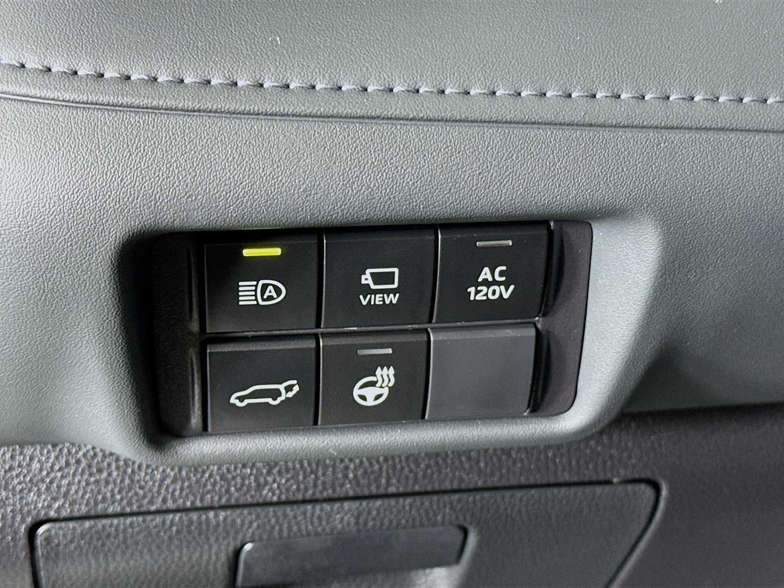 used 2023 Toyota Highlander car, priced at $49,497
