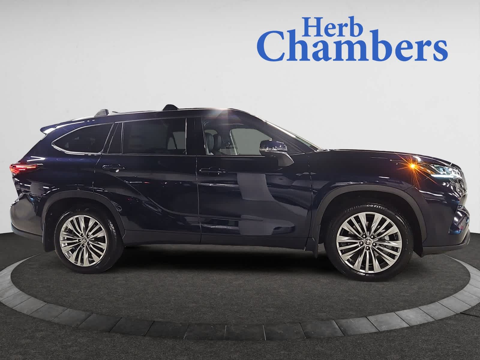 new 2025 Toyota Highlander car, priced at $56,287