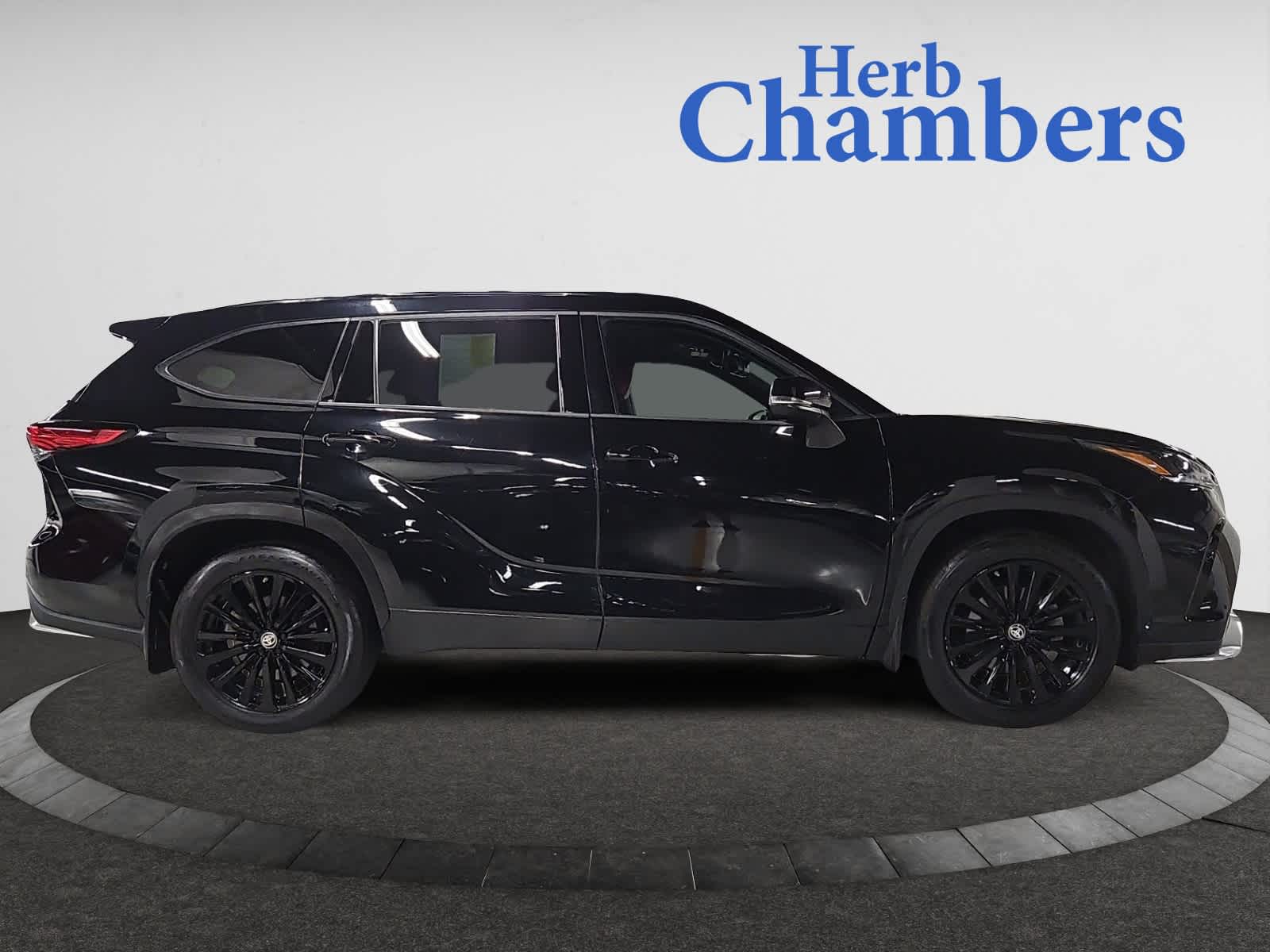 used 2023 Toyota Highlander car, priced at $43,998