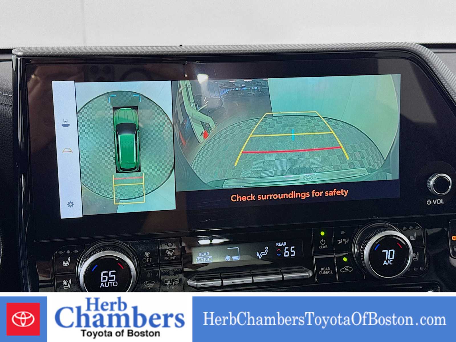 used 2023 Toyota Highlander car, priced at $47,497