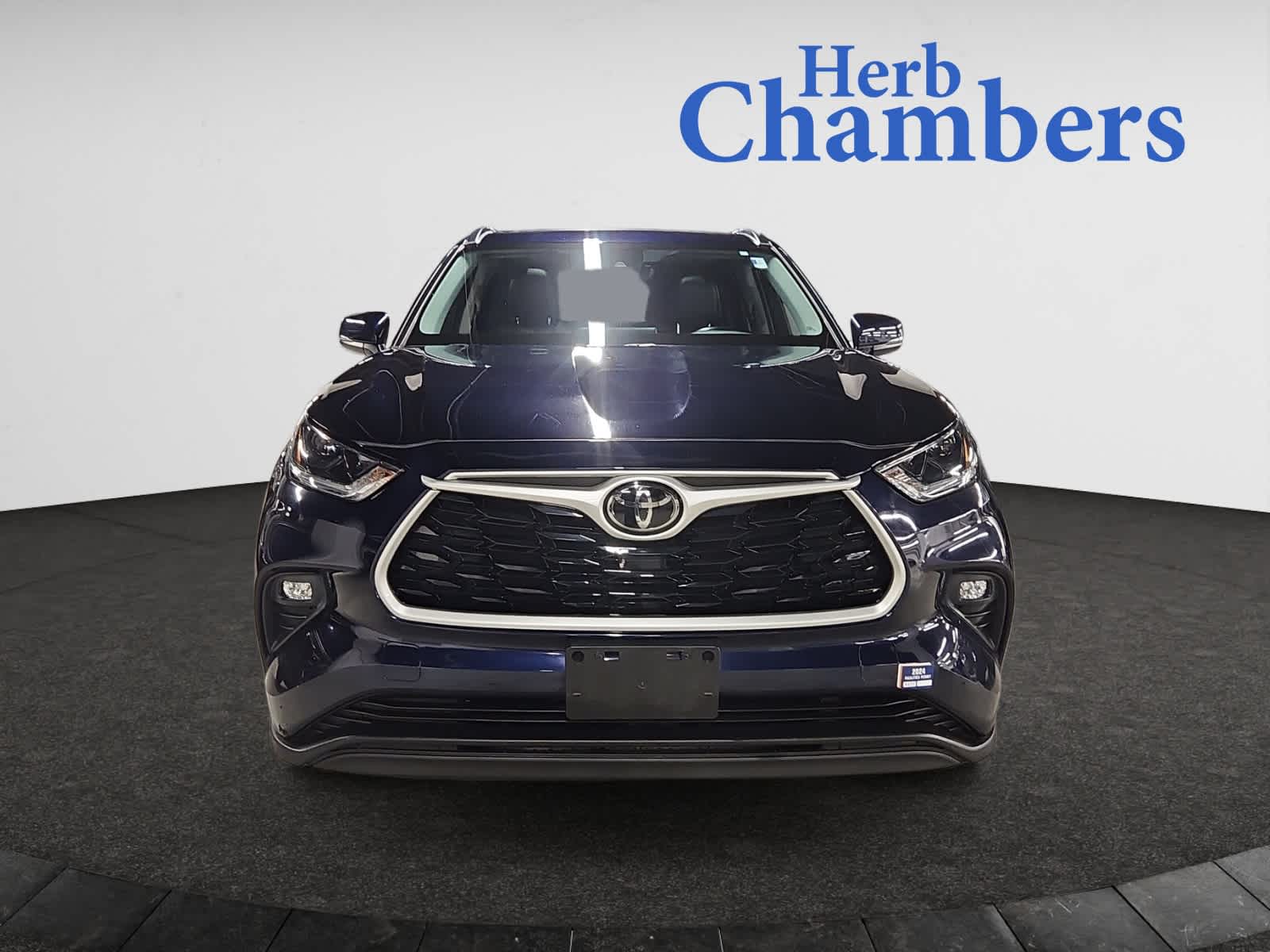 used 2021 Toyota Highlander car, priced at $36,297