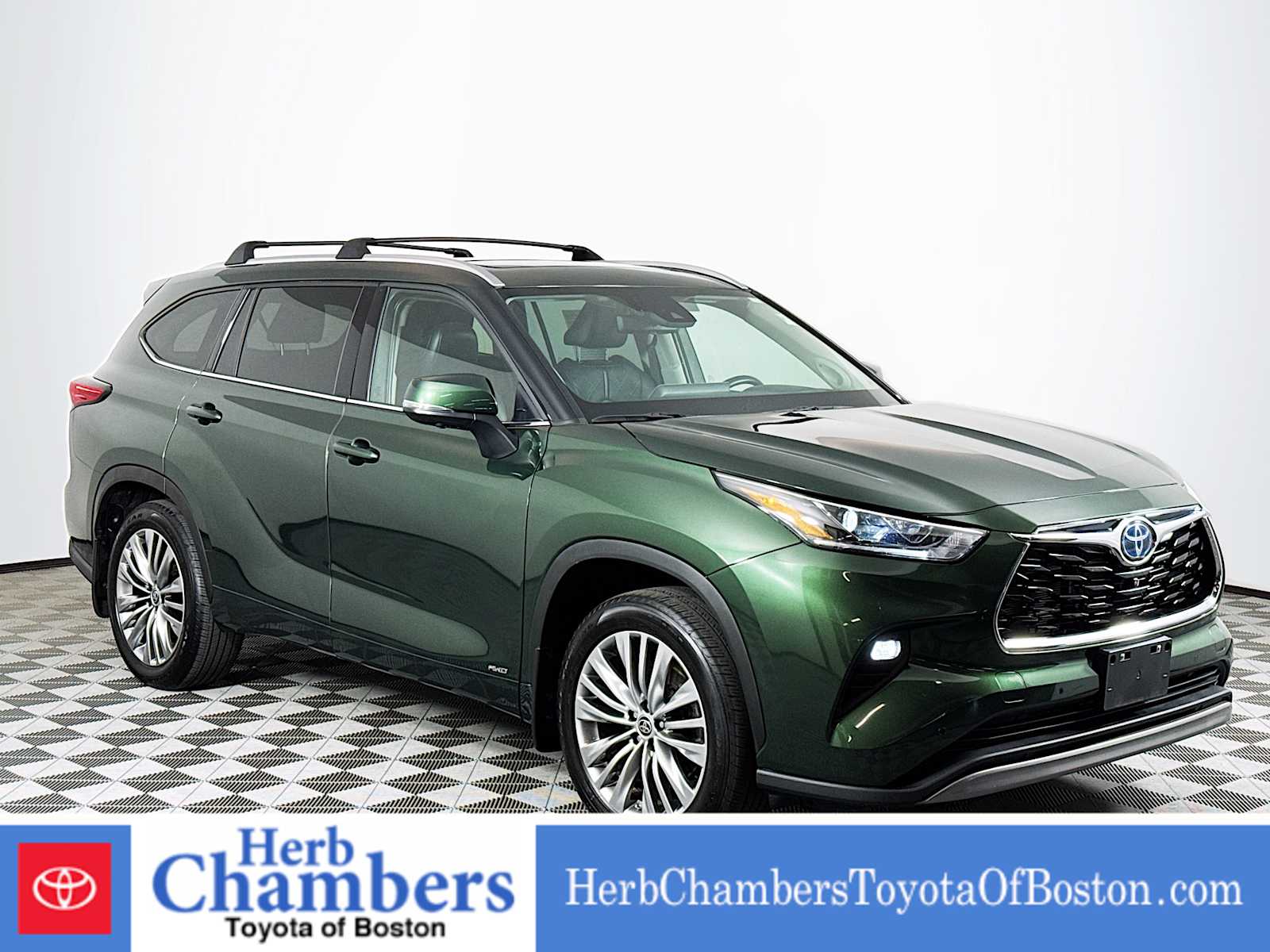 used 2023 Toyota Highlander car, priced at $49,497