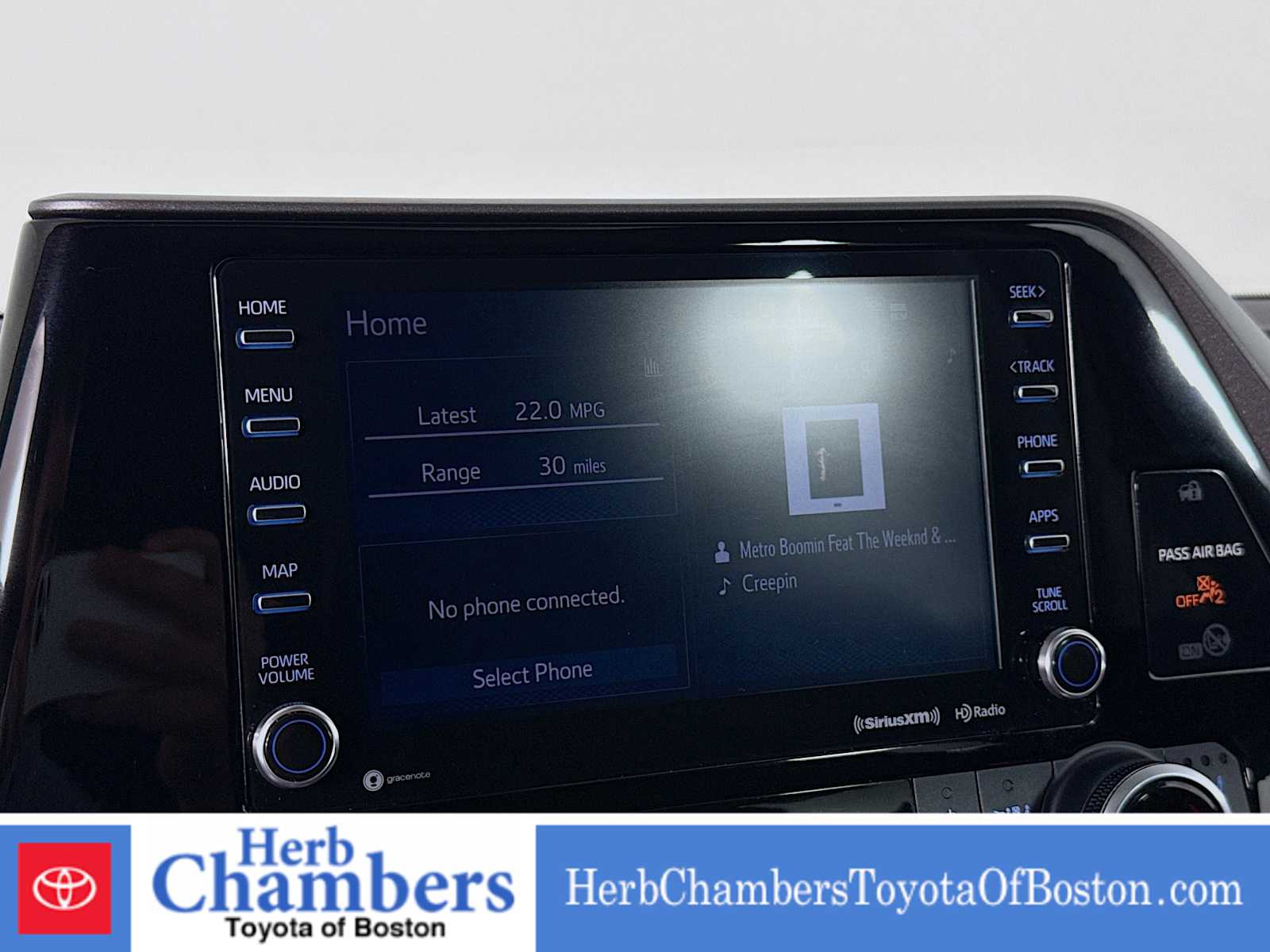 used 2021 Toyota Highlander car, priced at $32,897
