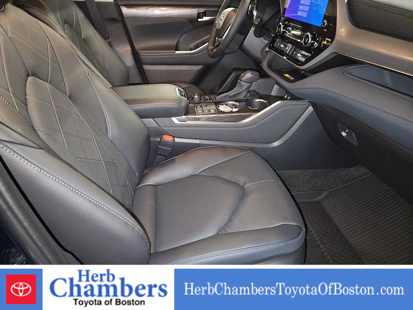 new 2025 Toyota Highlander car, priced at $56,287