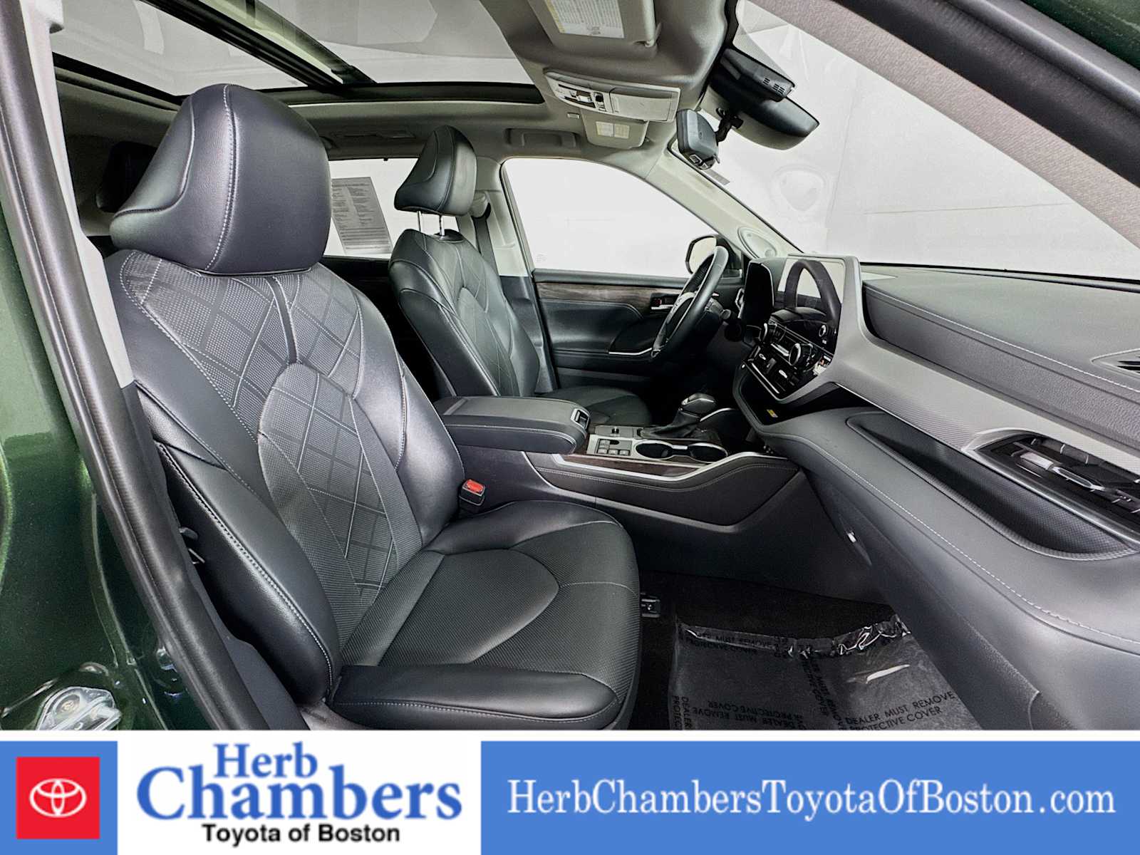 used 2023 Toyota Highlander car, priced at $47,497