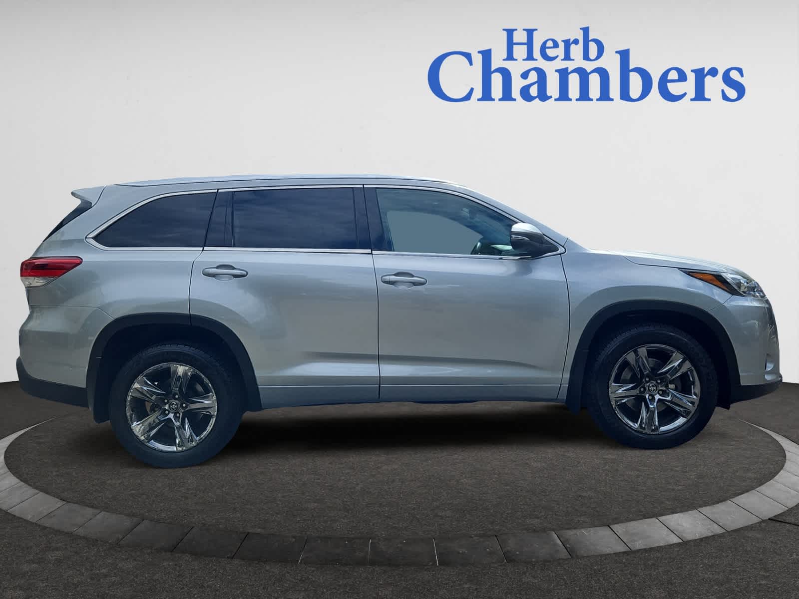 used 2019 Toyota Highlander car, priced at $32,998