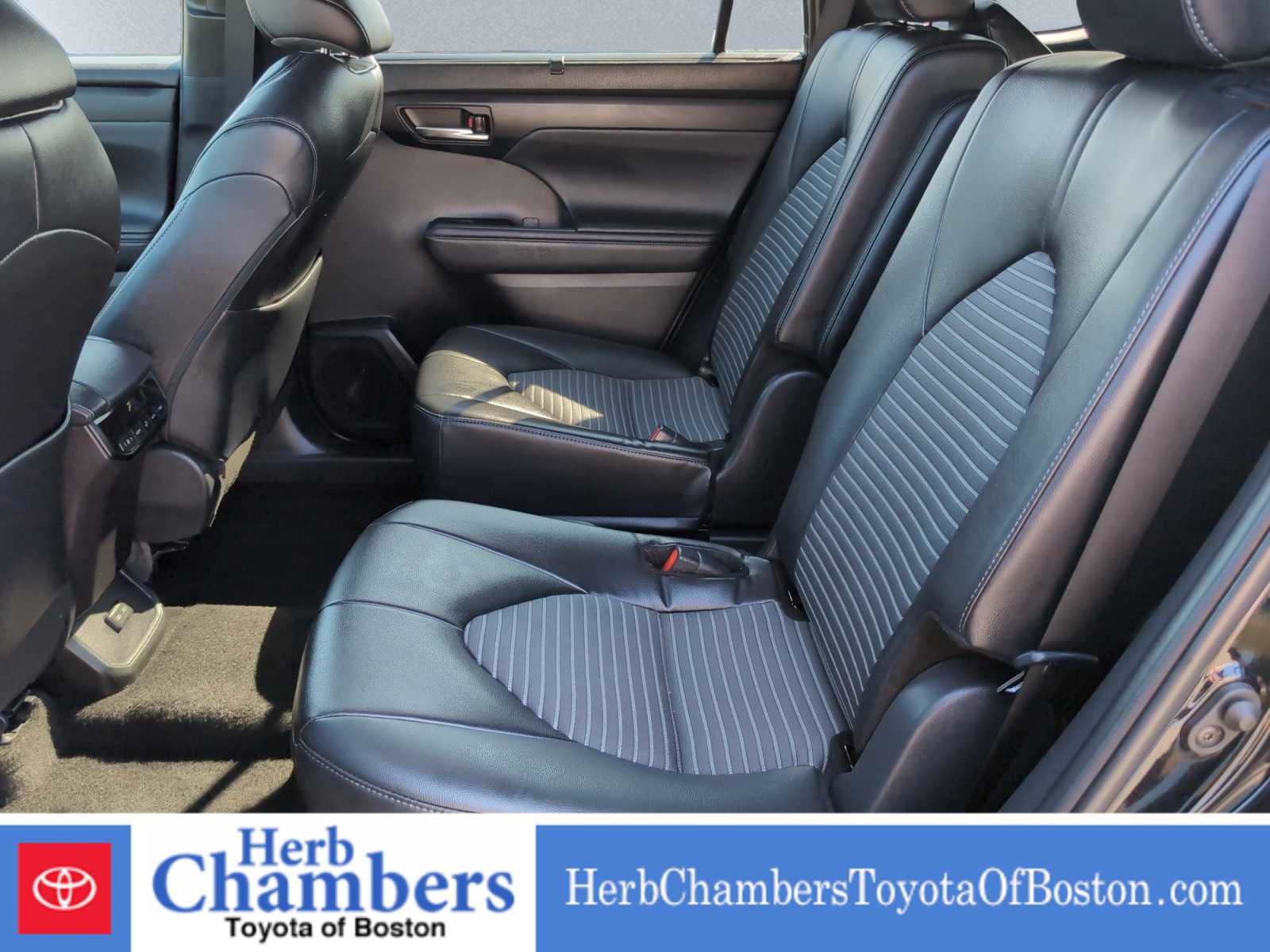 used 2024 Toyota Highlander car, priced at $44,297