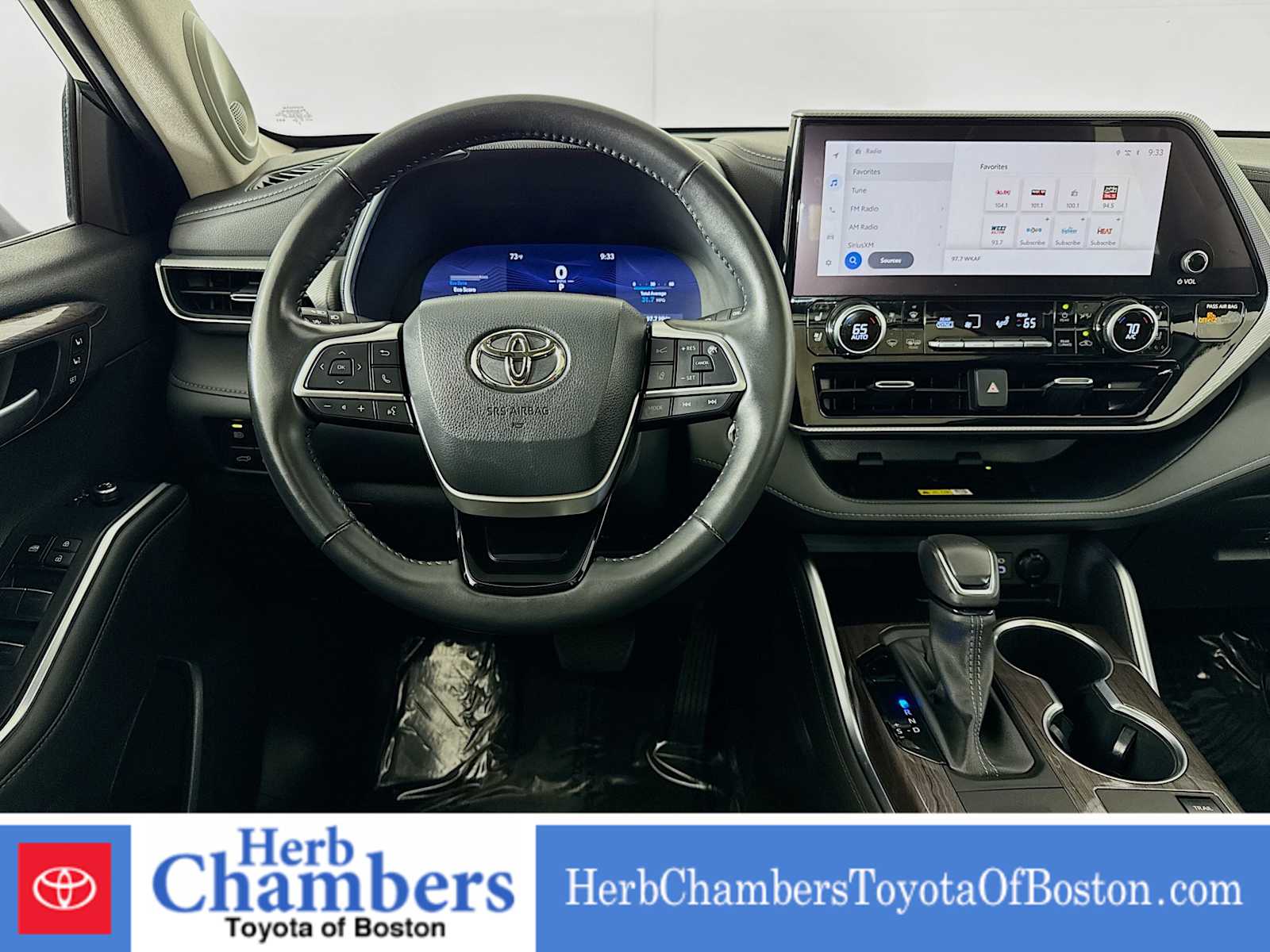 used 2023 Toyota Highlander car, priced at $47,497