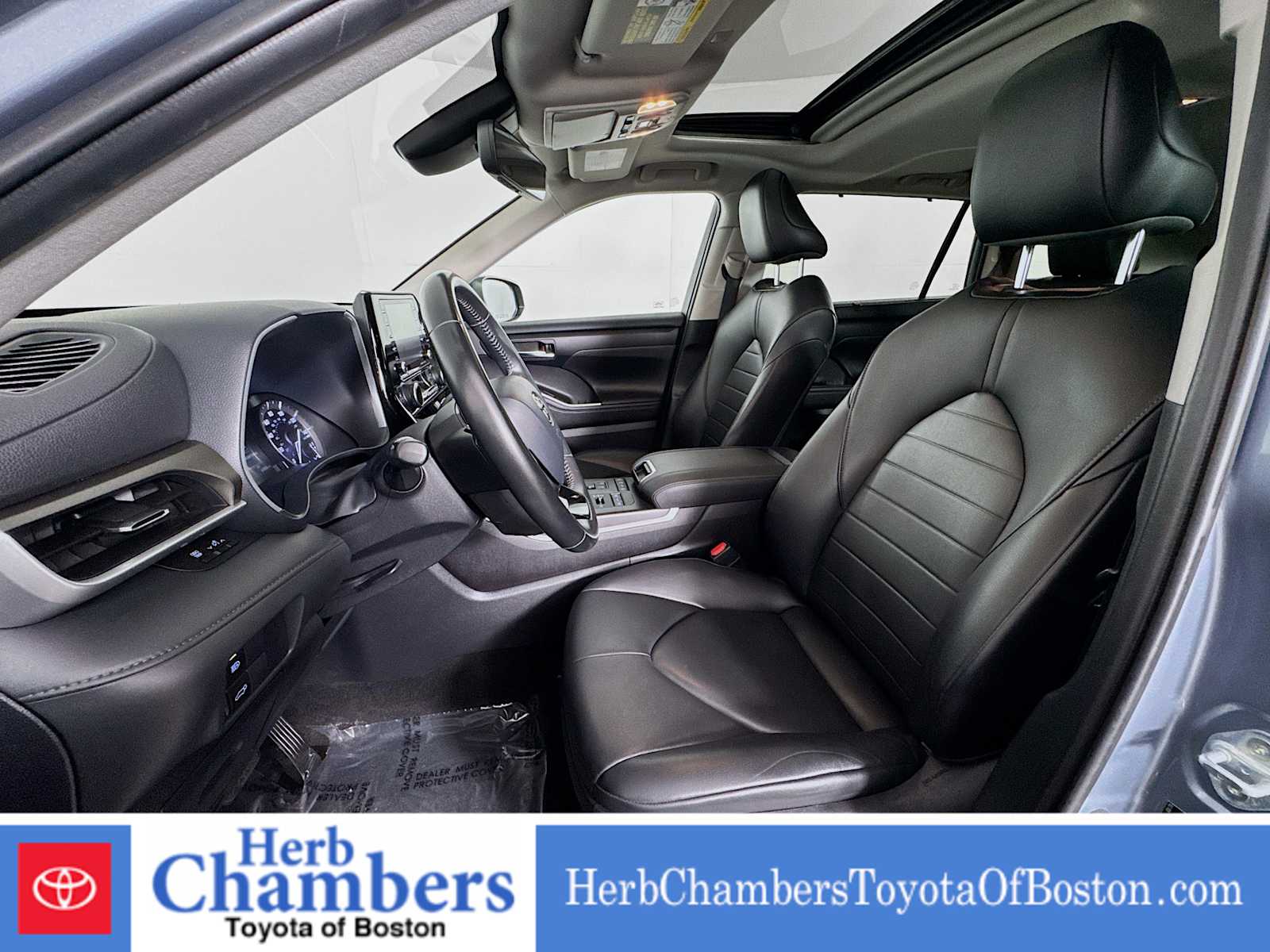 used 2020 Toyota Highlander car, priced at $32,097