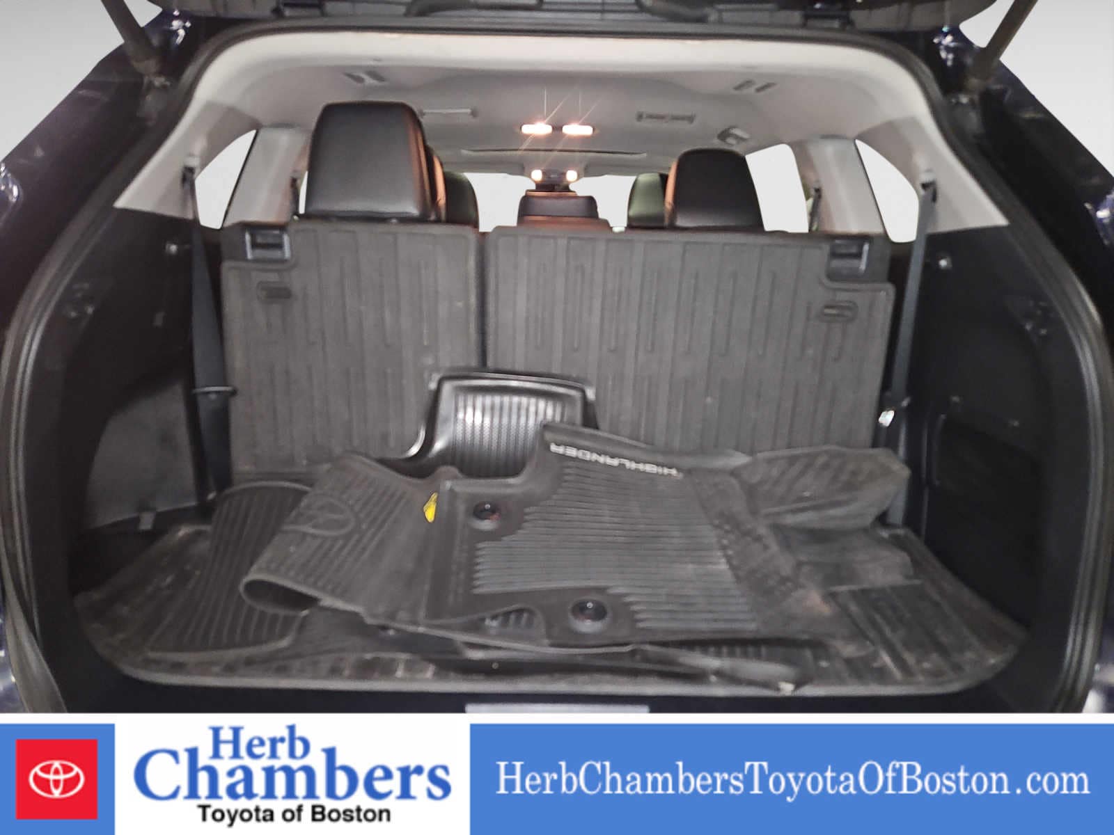 used 2021 Toyota Highlander car, priced at $35,997