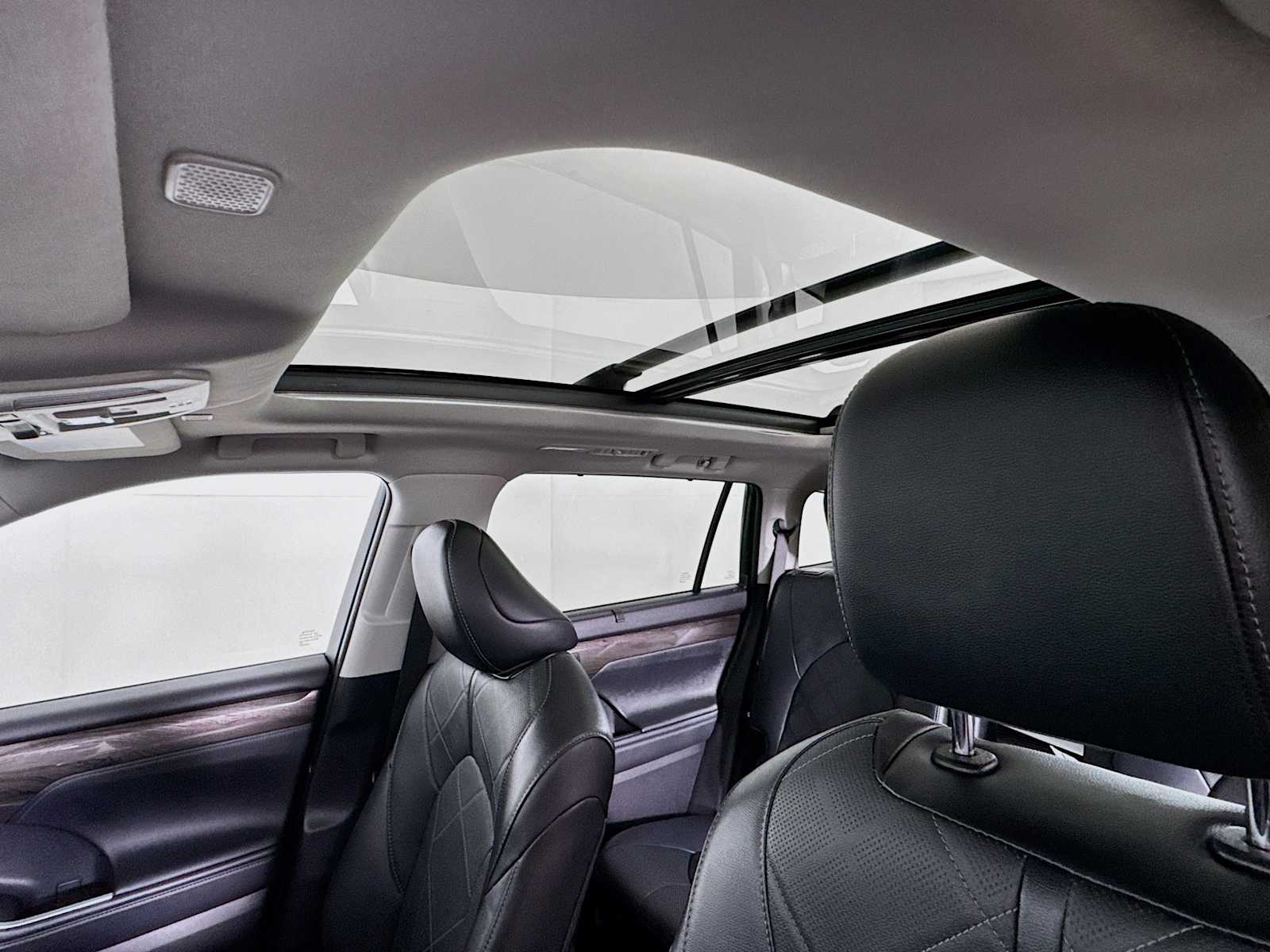 used 2023 Toyota Highlander car, priced at $49,497