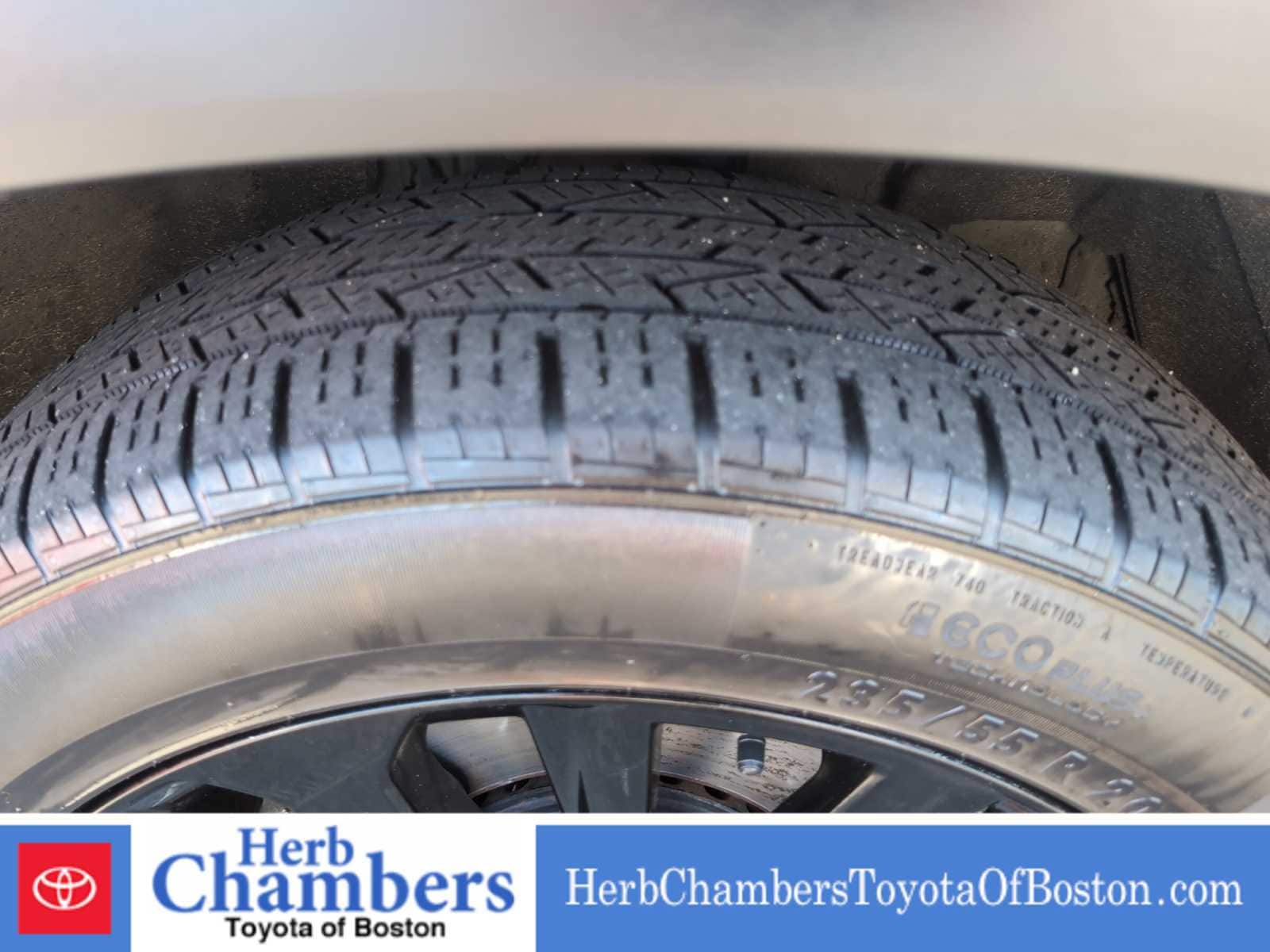 used 2024 Toyota Highlander car, priced at $44,297