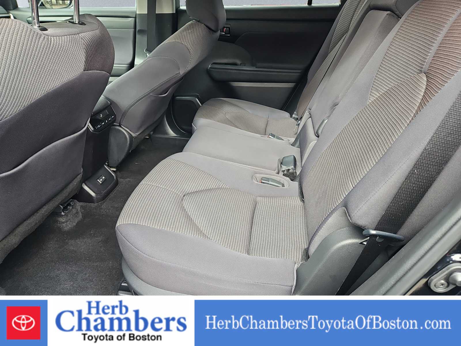 used 2023 Toyota Highlander car, priced at $34,097