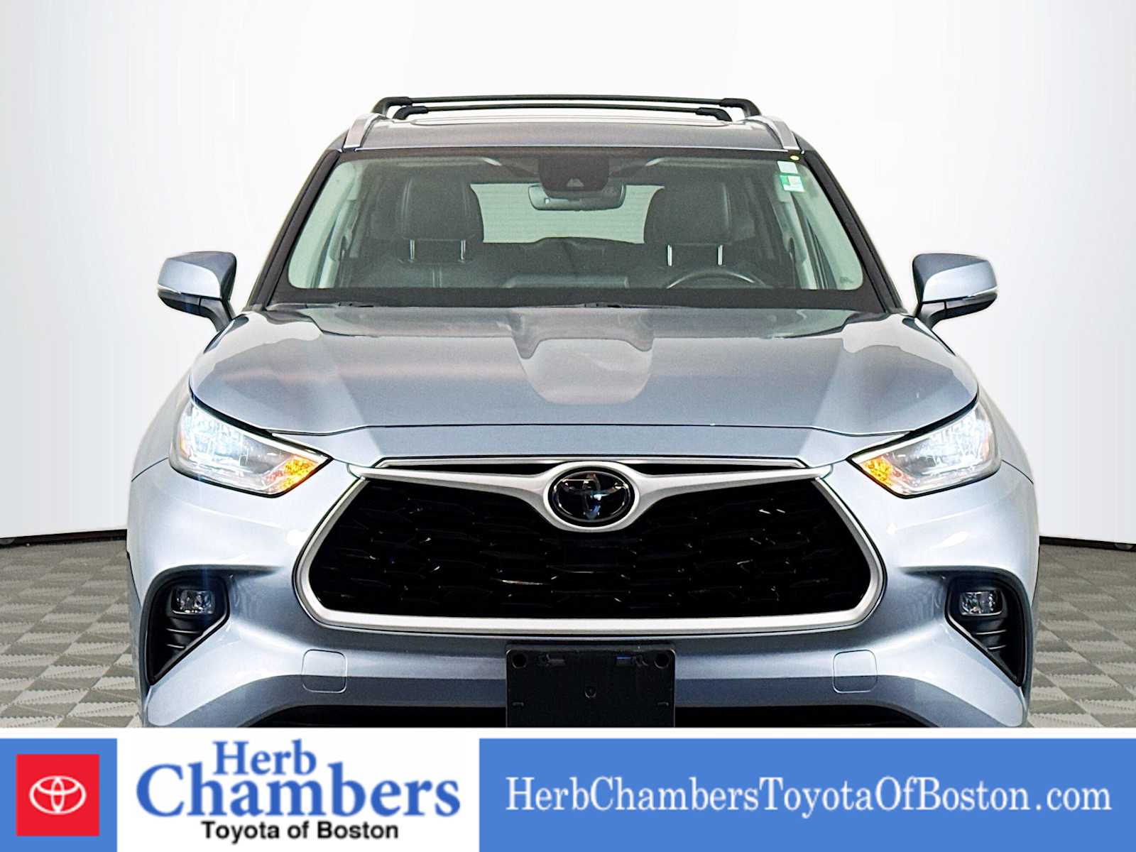 used 2020 Toyota Highlander car, priced at $32,097