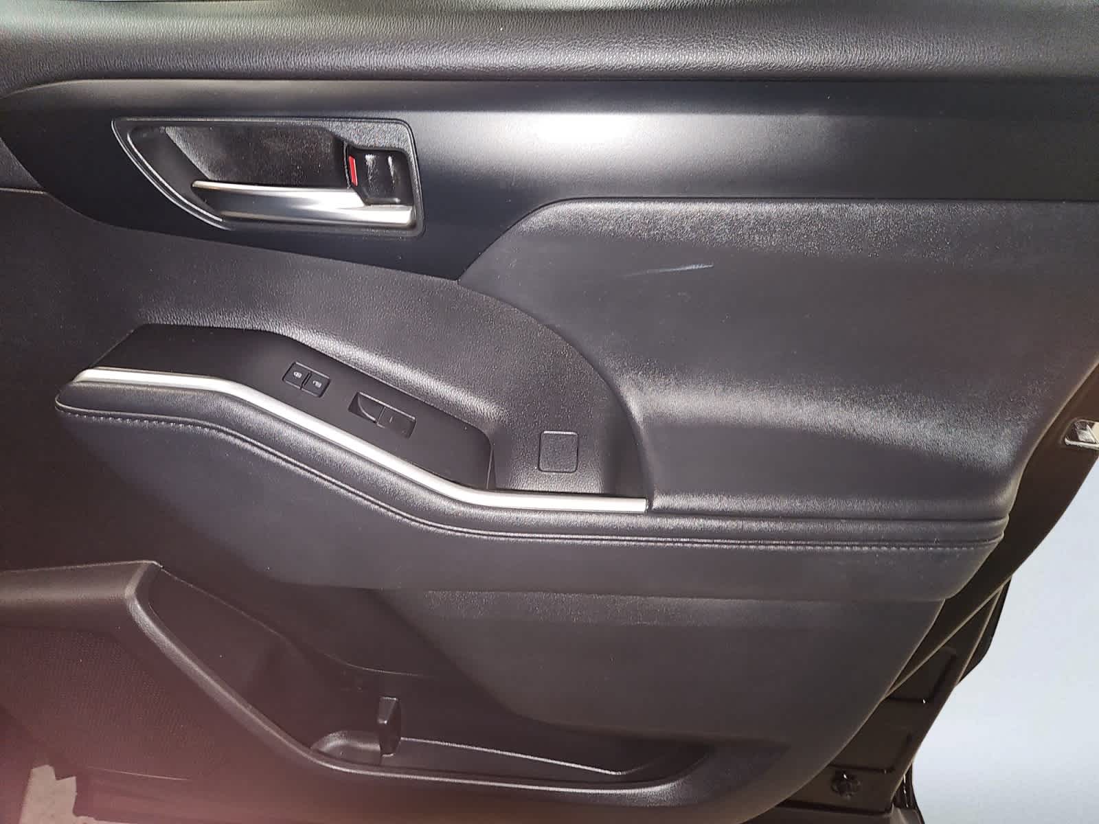 used 2021 Toyota Highlander car, priced at $29,998
