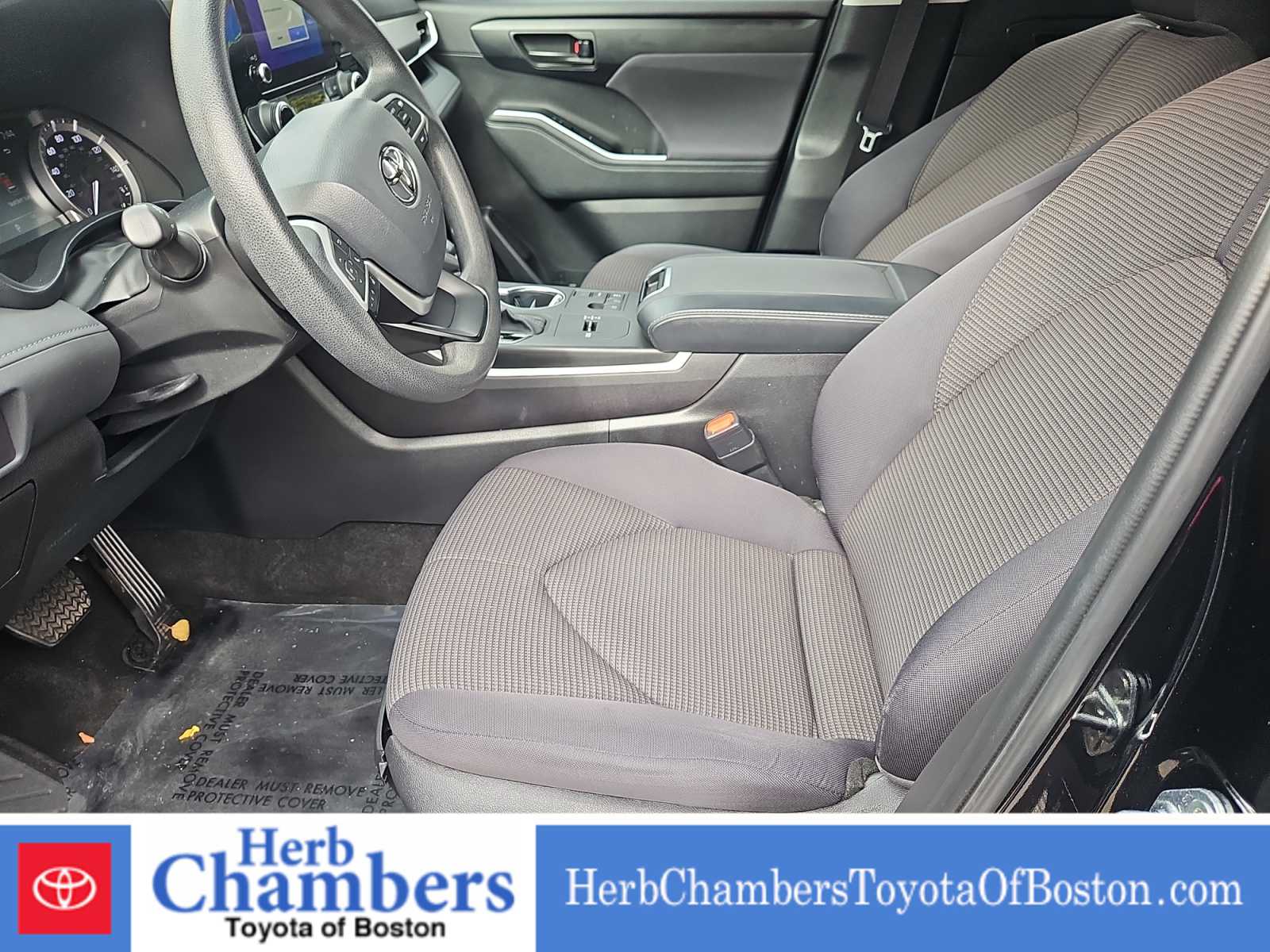 used 2023 Toyota Highlander car, priced at $34,097