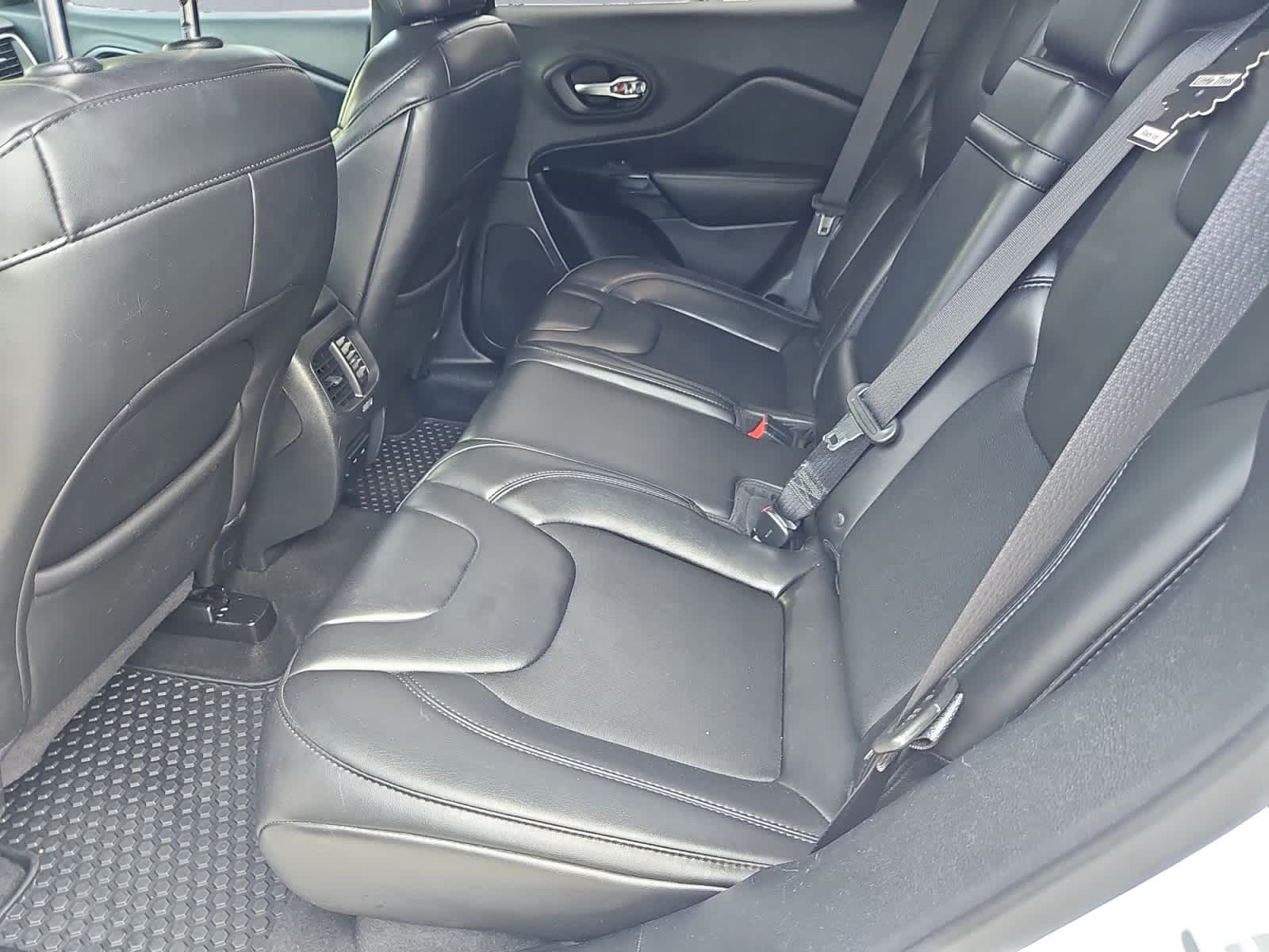 used 2019 Jeep Cherokee car, priced at $14,798