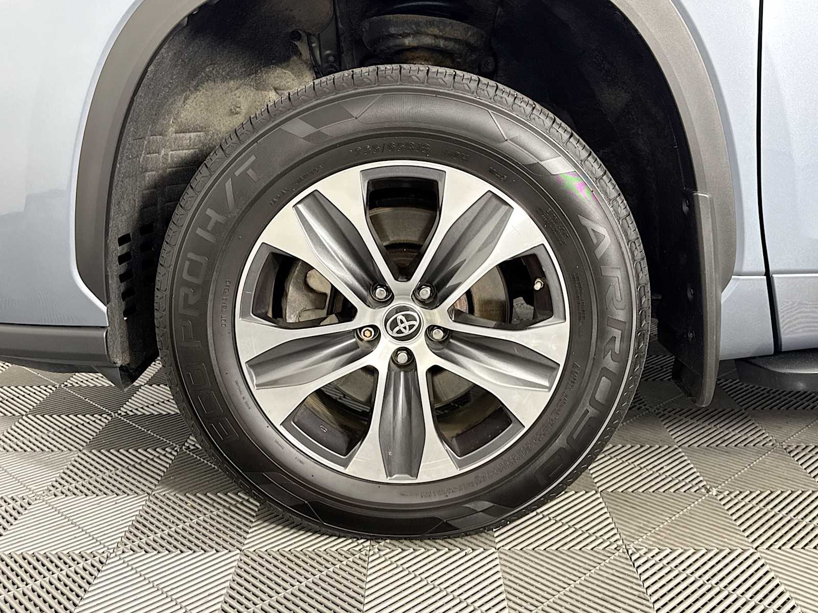 used 2020 Toyota Highlander car, priced at $32,497
