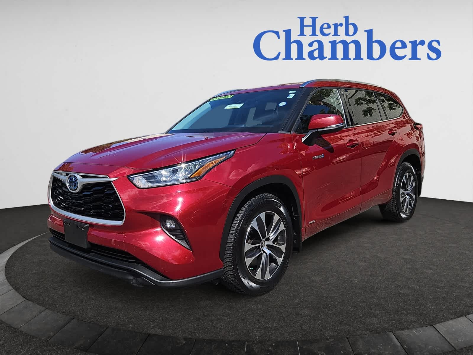 used 2020 Toyota Highlander car, priced at $33,998