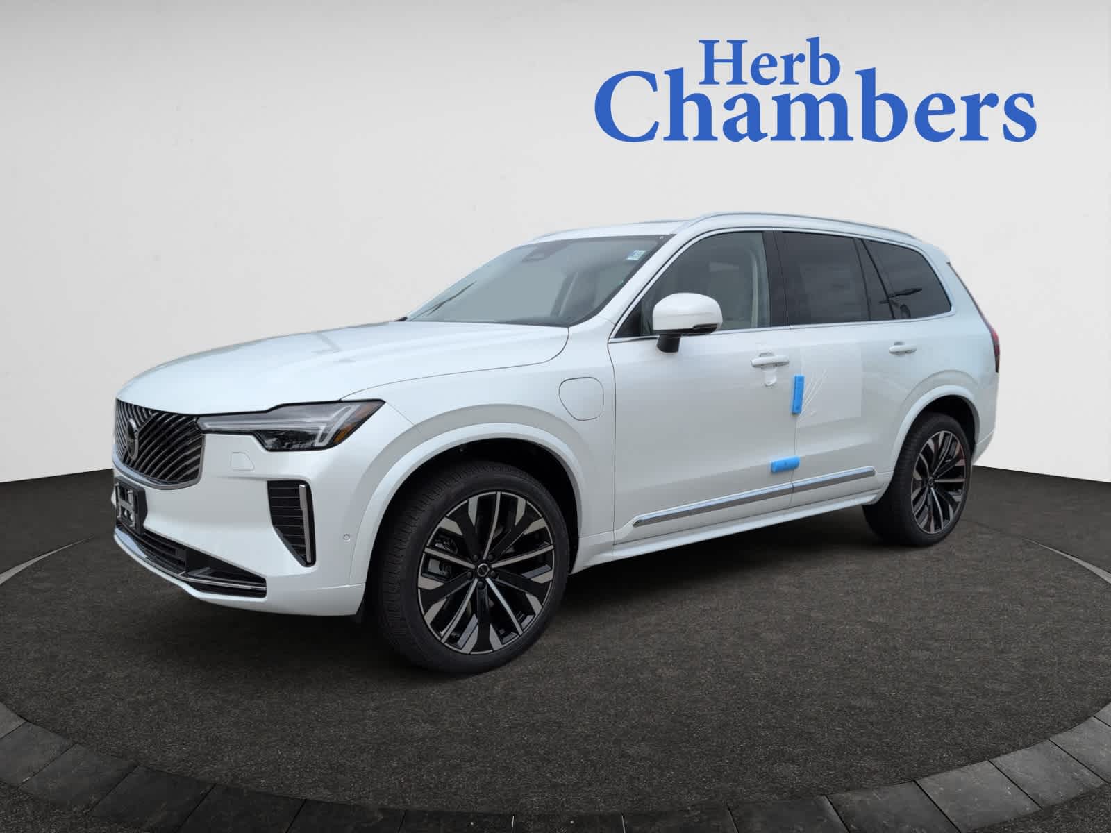 new 2026 Volvo XC90 plug-in hybrid car, priced at $85,625