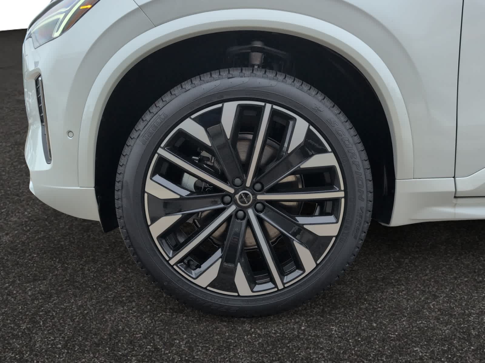 new 2025 Volvo XC90 car, priced at $69,155