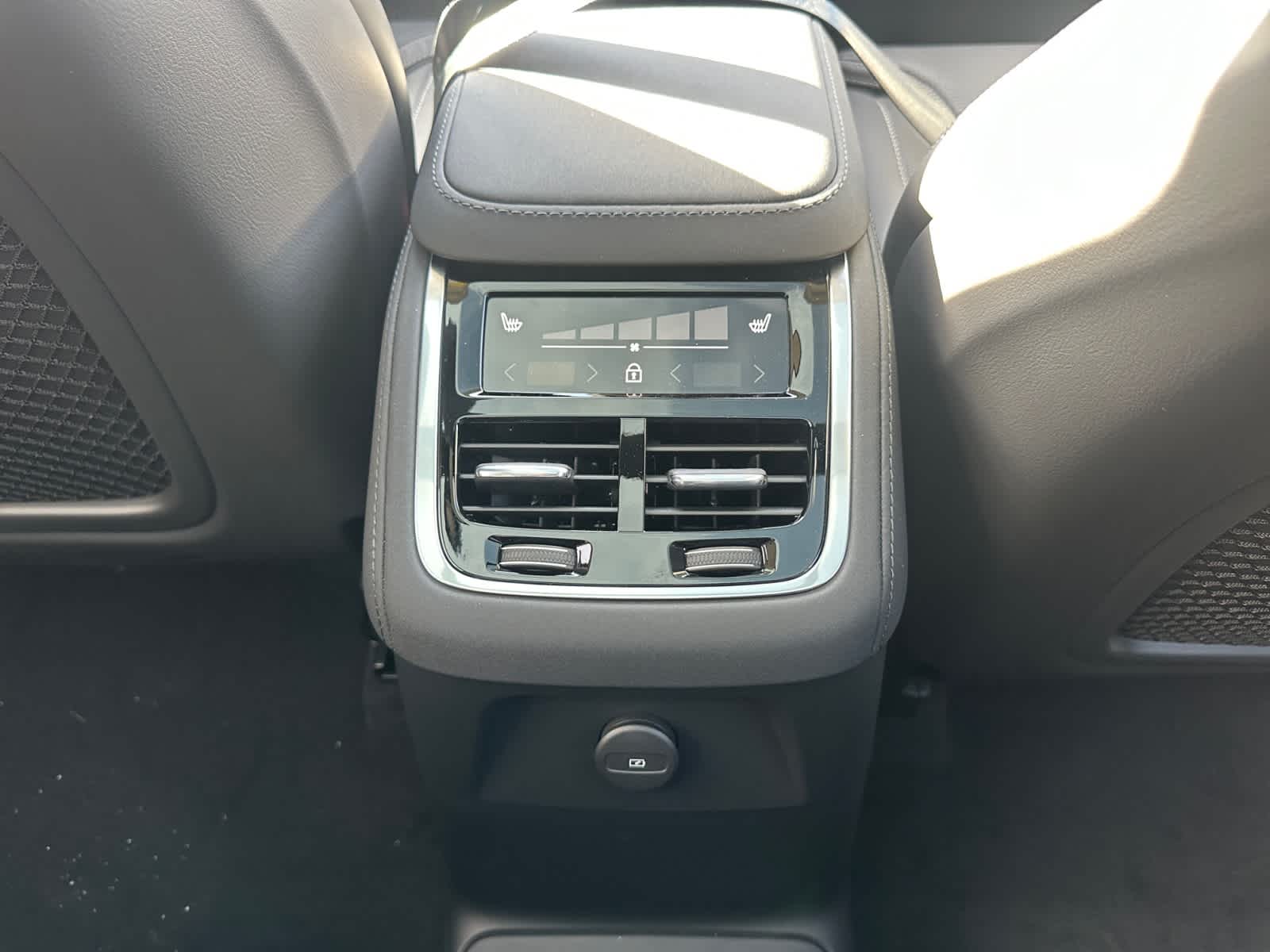 new 2025 Volvo XC90 plug-in hybrid car, priced at $81,995