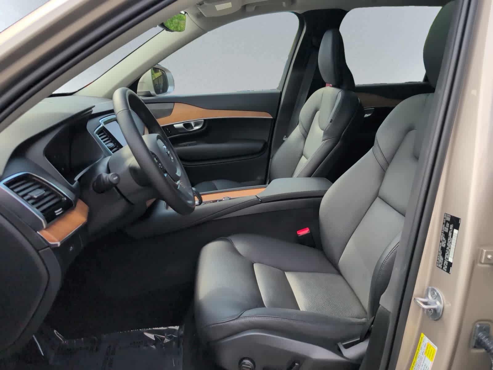 used 2024 Volvo XC90 car, priced at $50,497