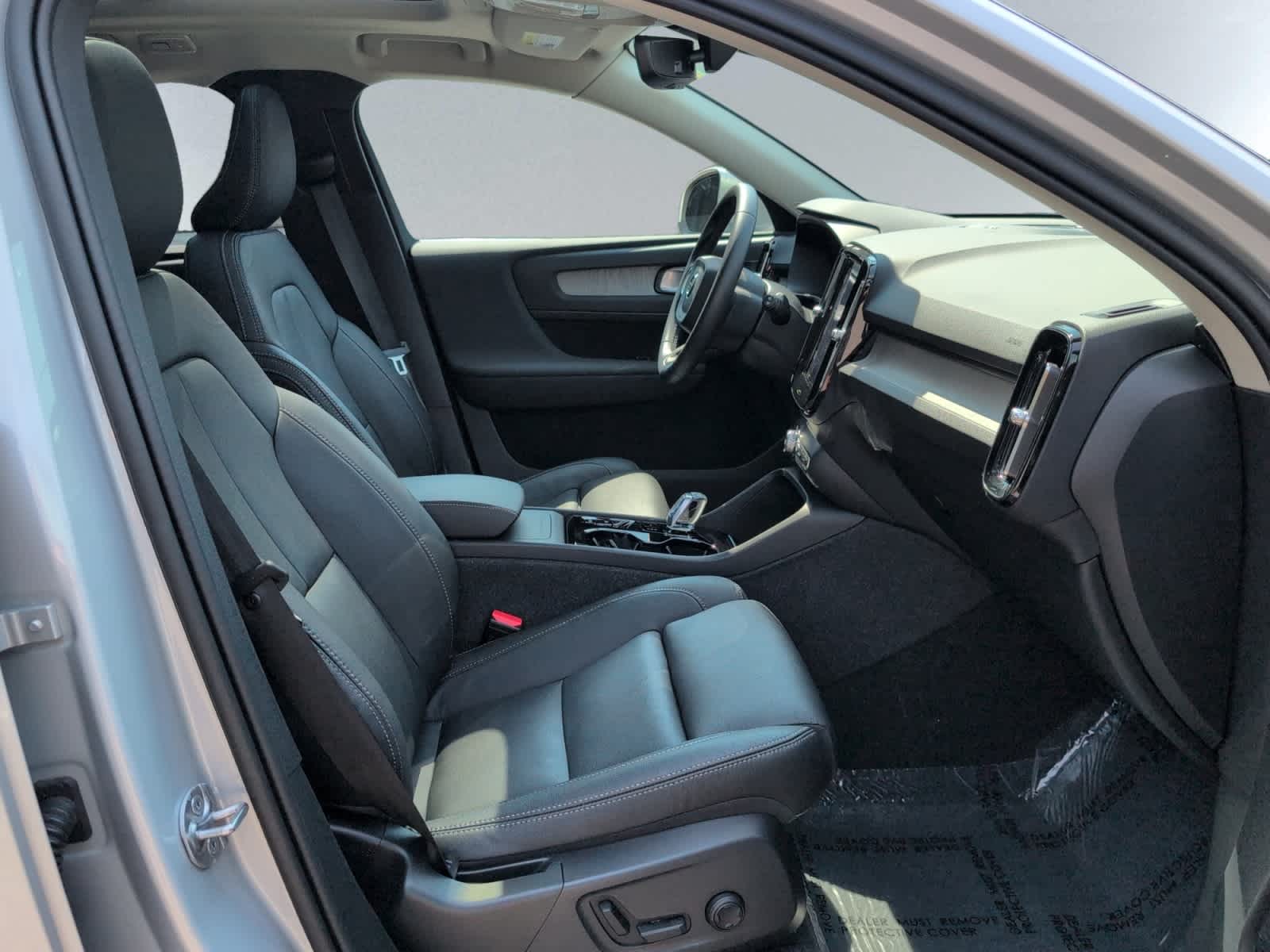 used 2024 Volvo XC40 B5 A ULT car, priced at $42,998